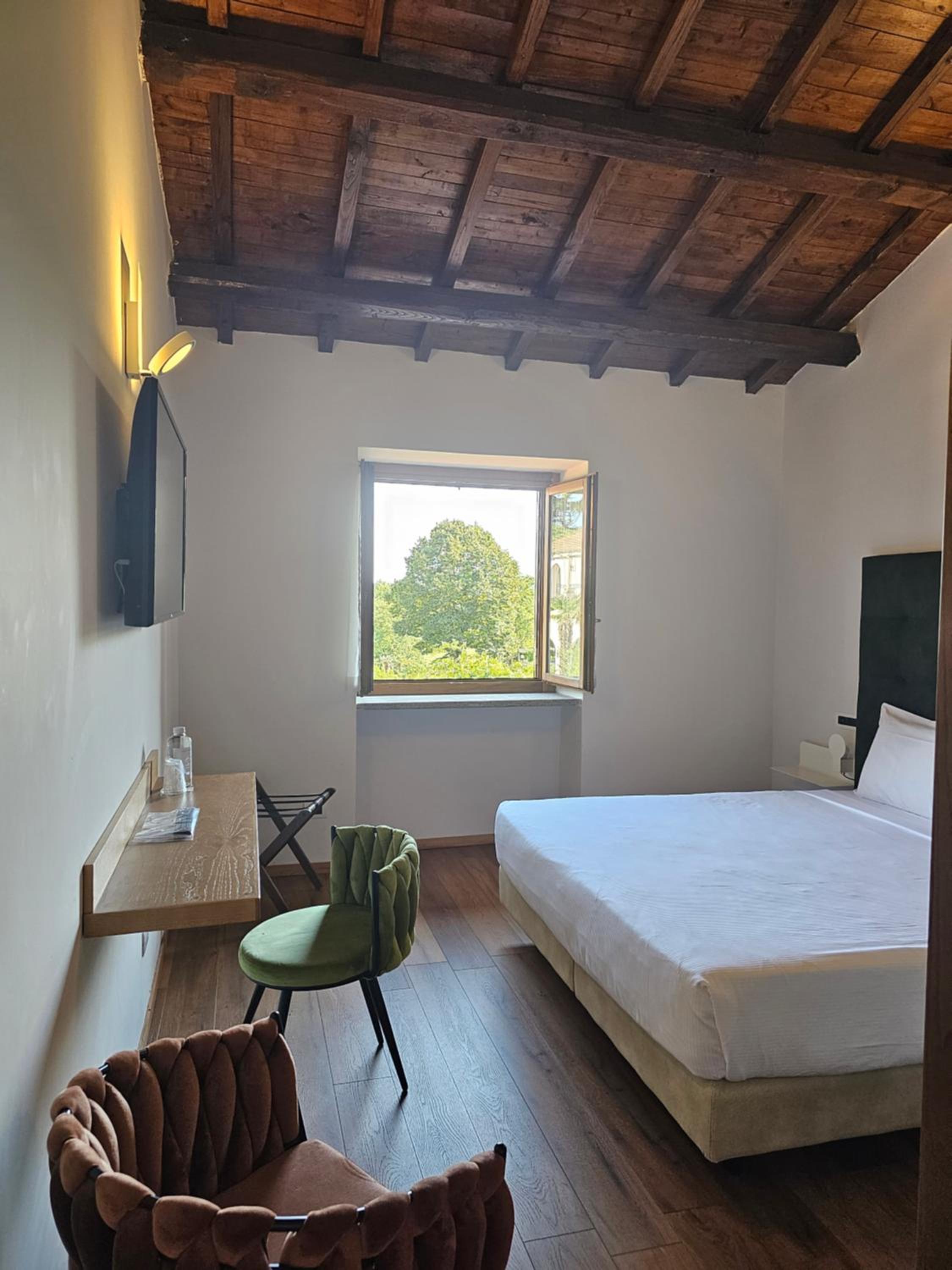 Classic Double or Twin Room - Photo 9