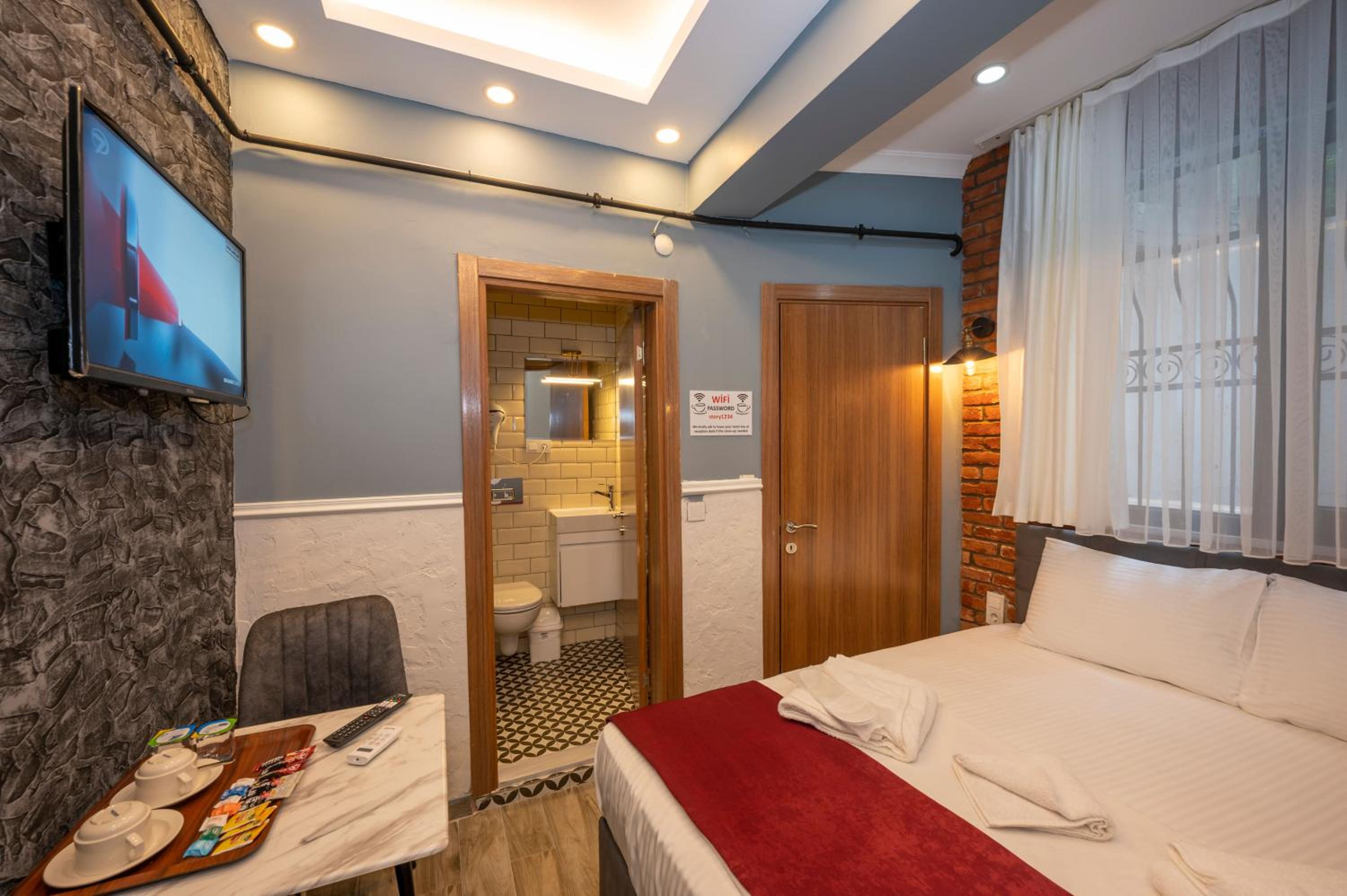 Economy Double Room photo 2
