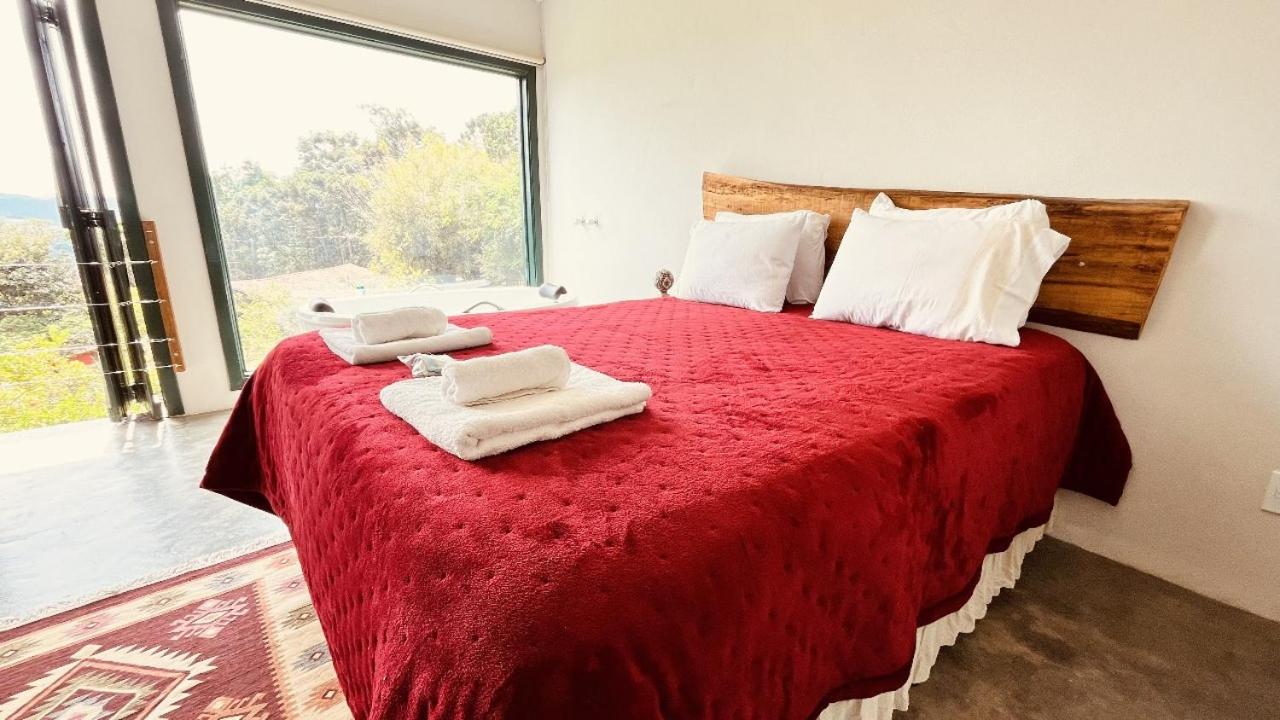 Apartment with Mountain View