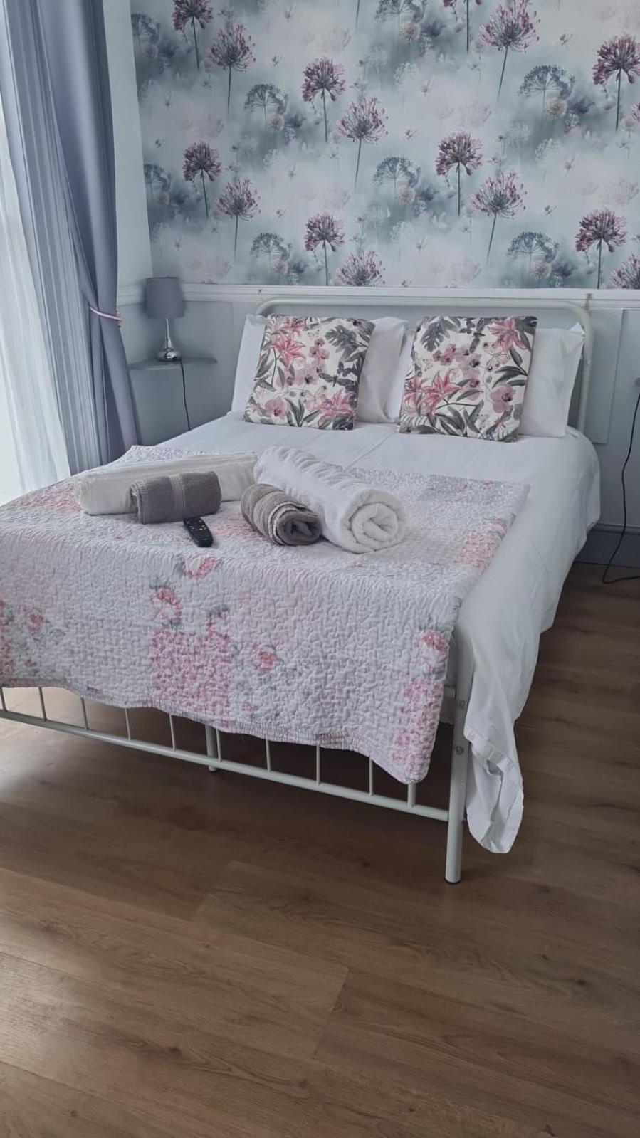 Deluxe Double Room with Shower