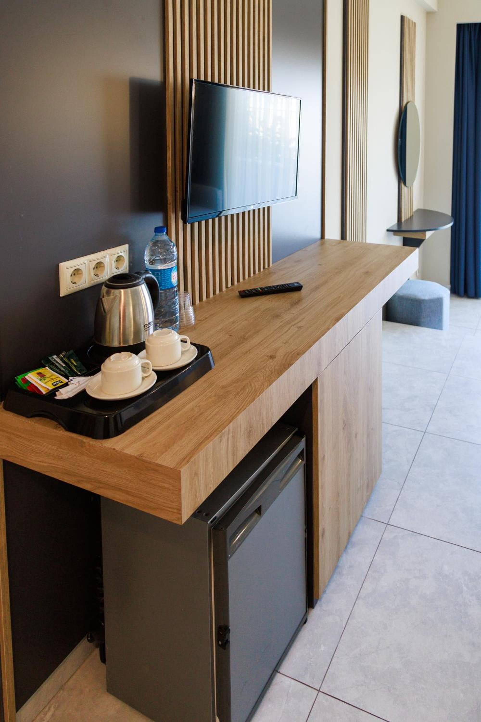 Standard Double Or Twin Room With Sea View - Photo 1