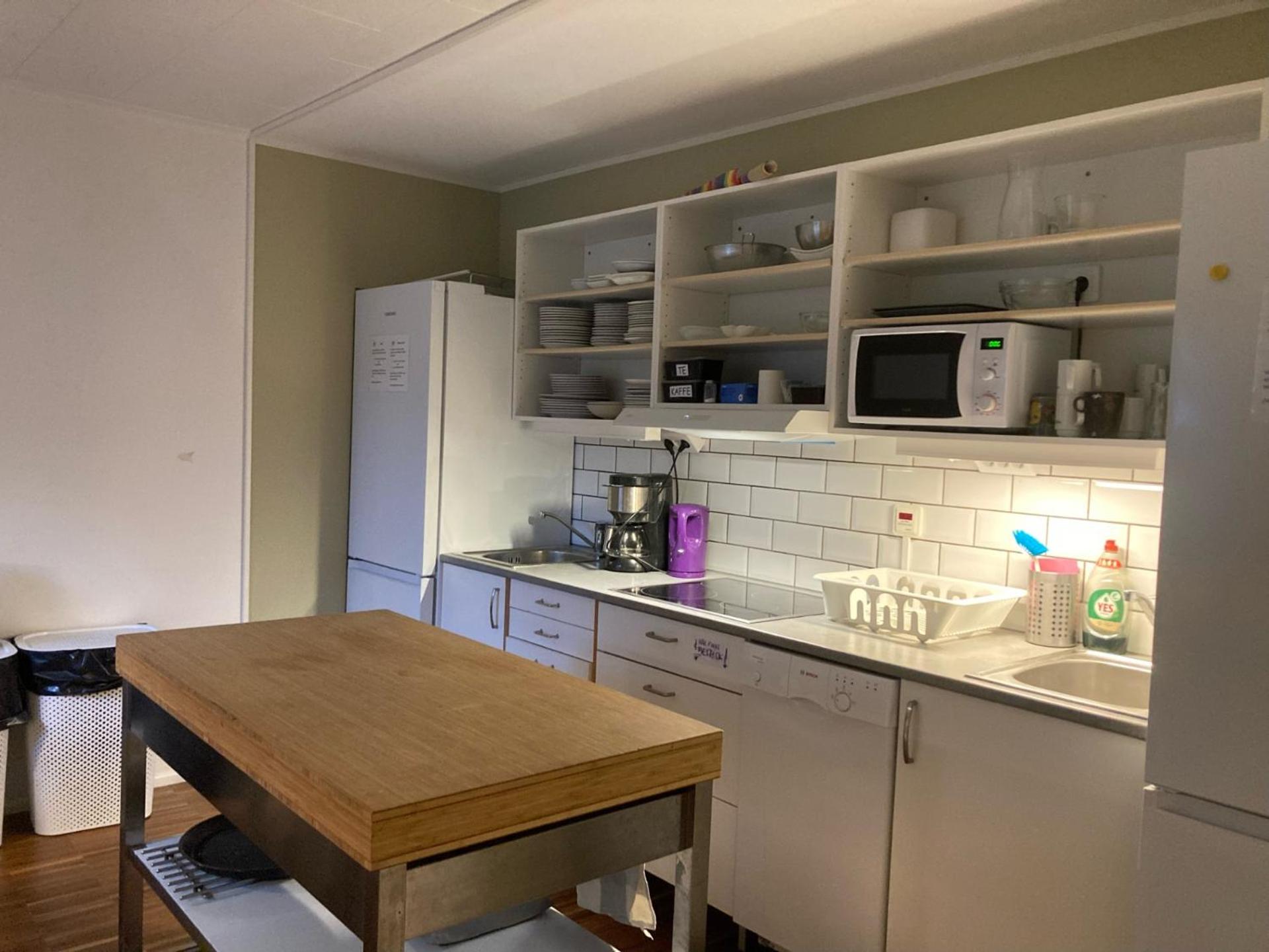 Basic Twin Room with Private Bathroom photo 2