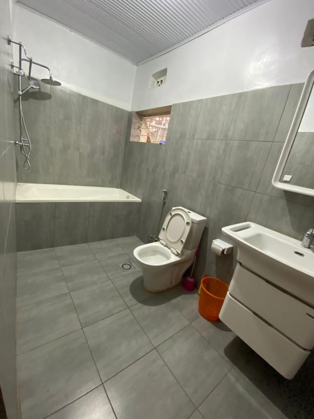 Four-Bedroom House photo 2