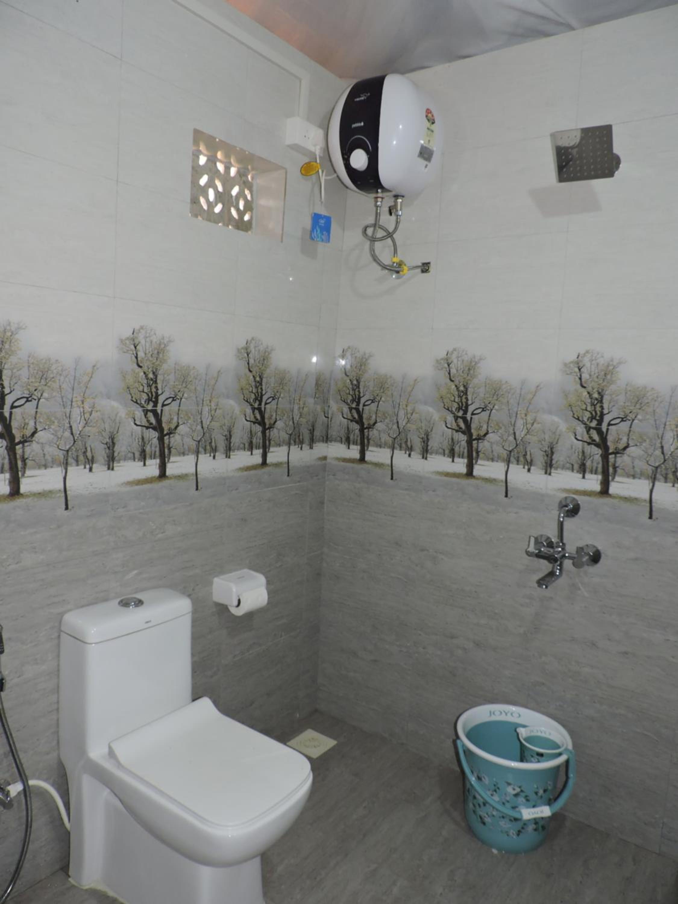 Double Room with Balcony (2 Adults + 1 Child) photo 3