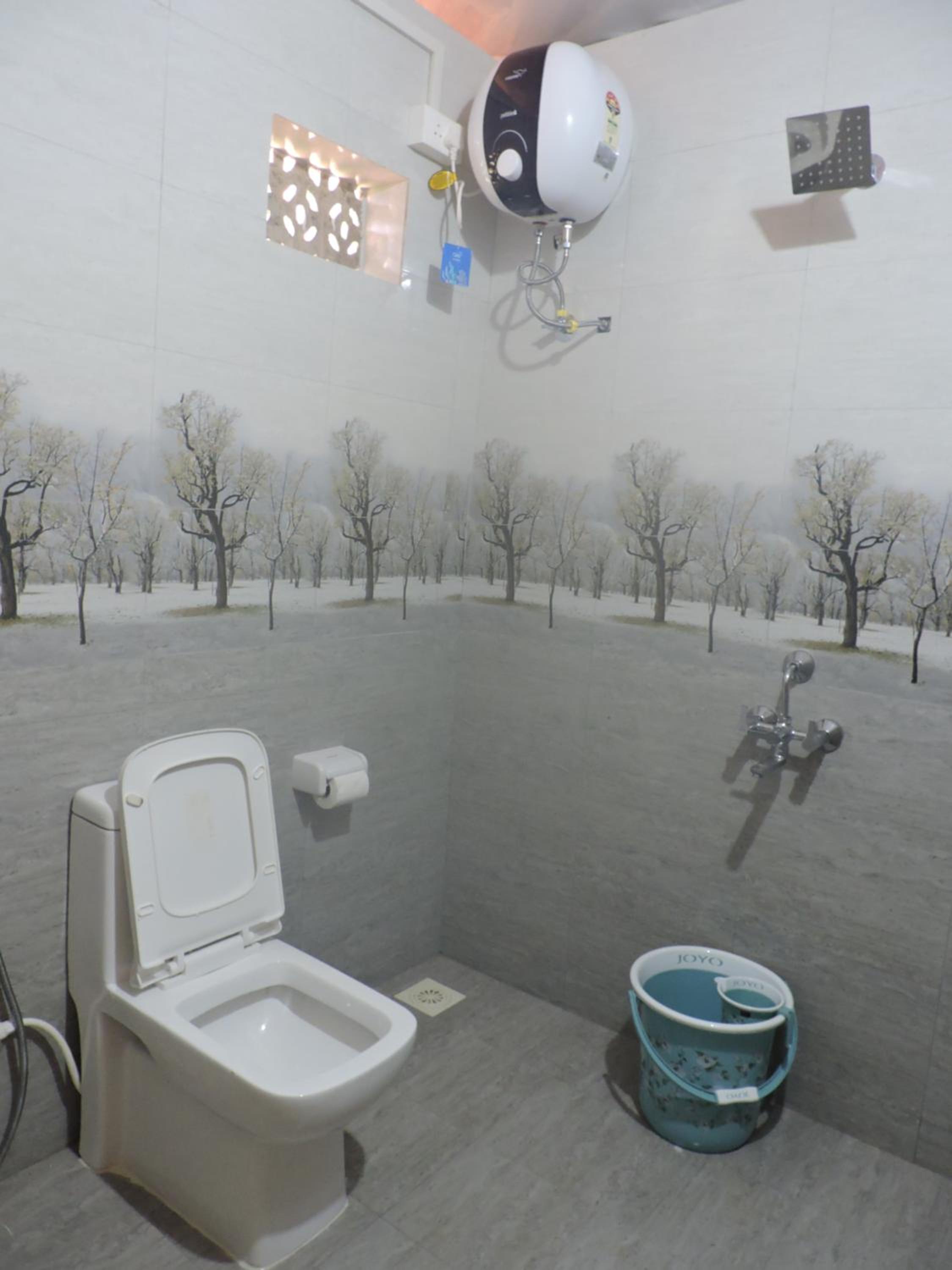 Double Room with Balcony (2 Adults + 1 Child) photo 2