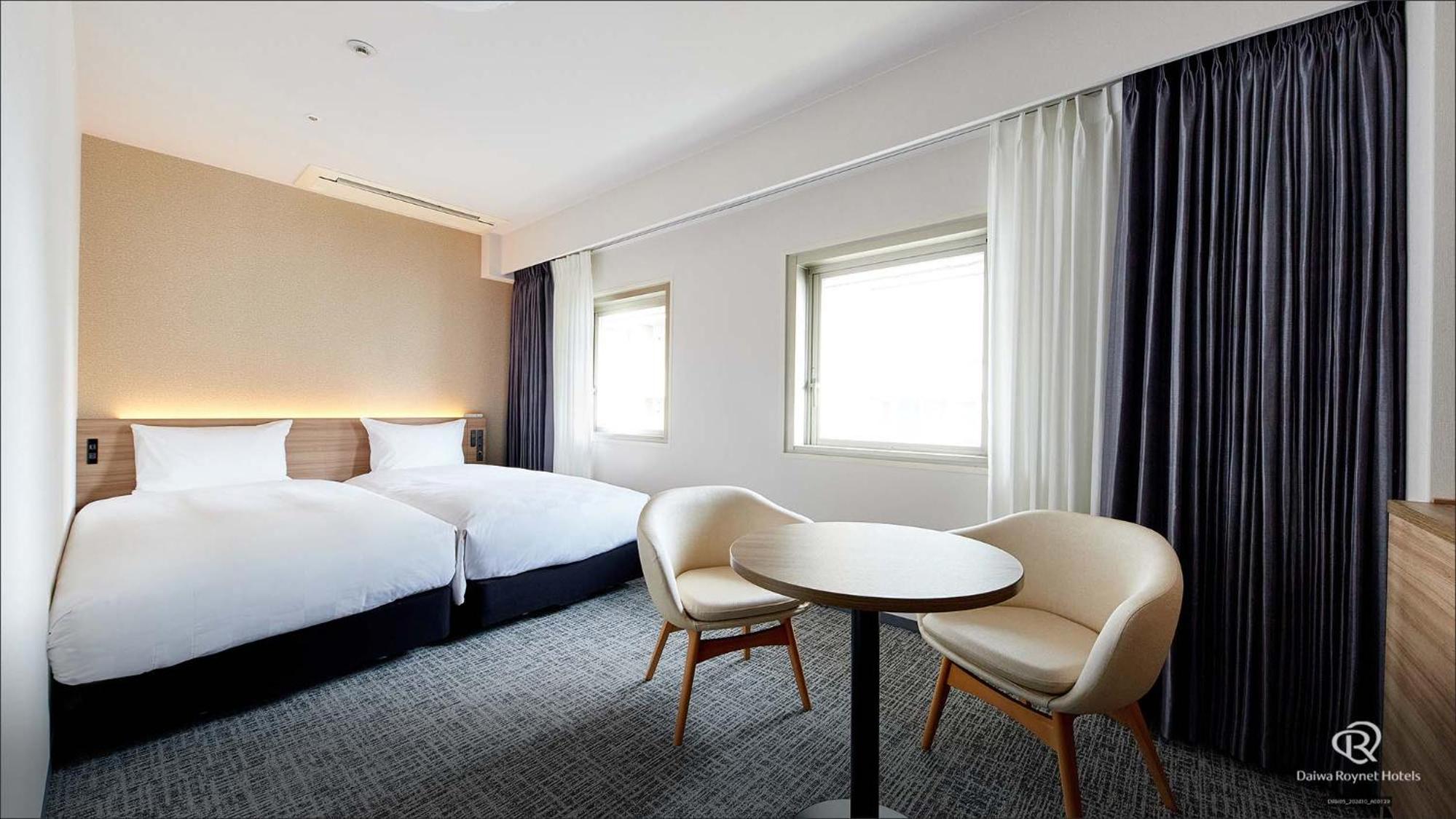 Deluxe Twin Room - Non-Smoking photo 2