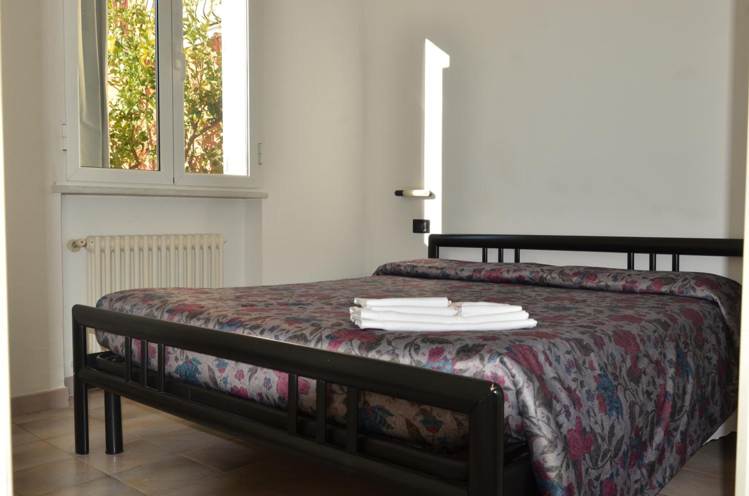  Large One-Bedroom Apartment (4 Adults + 1 Child)