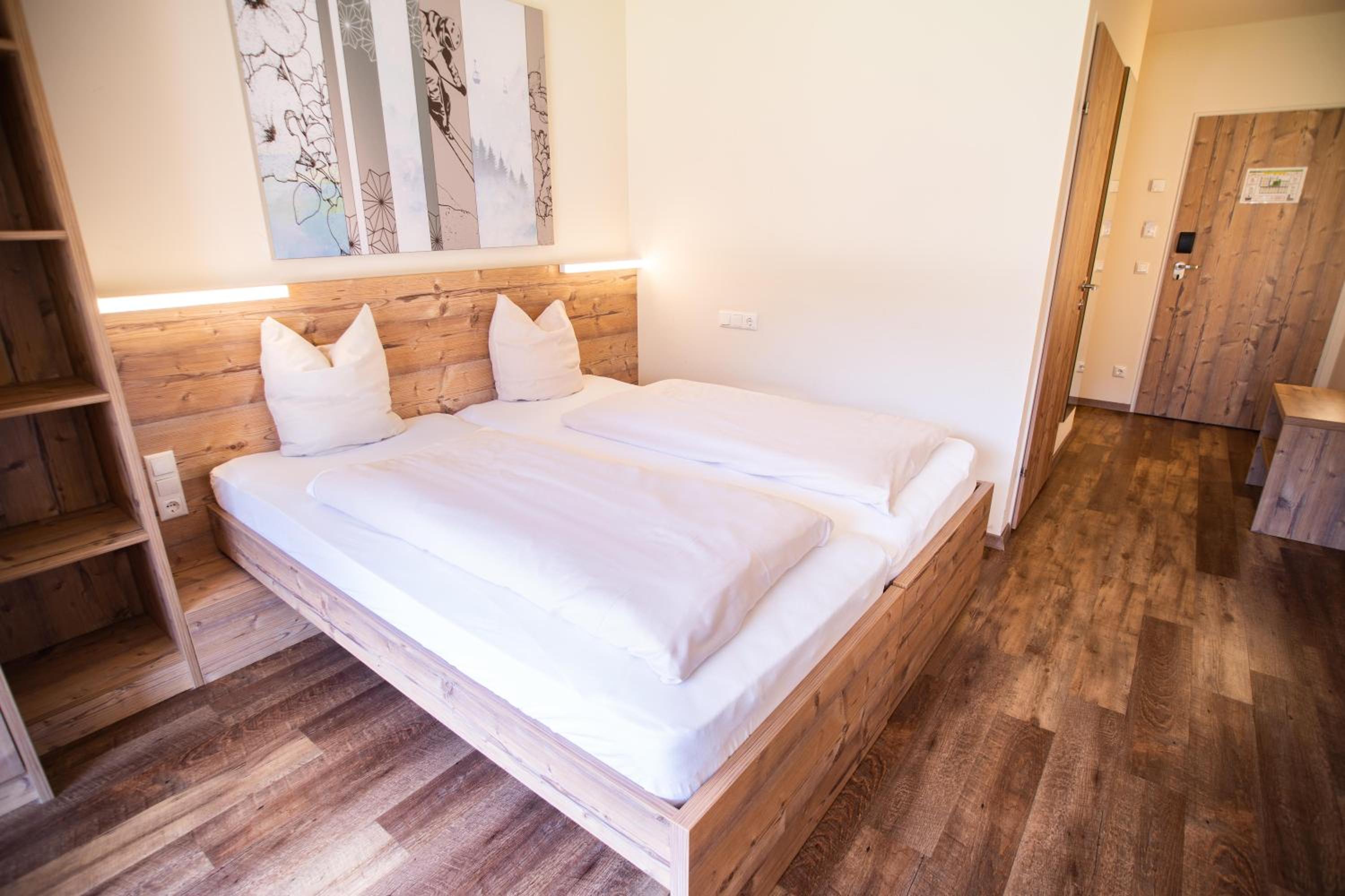 Double or Twin Room with Mountain View photo 1