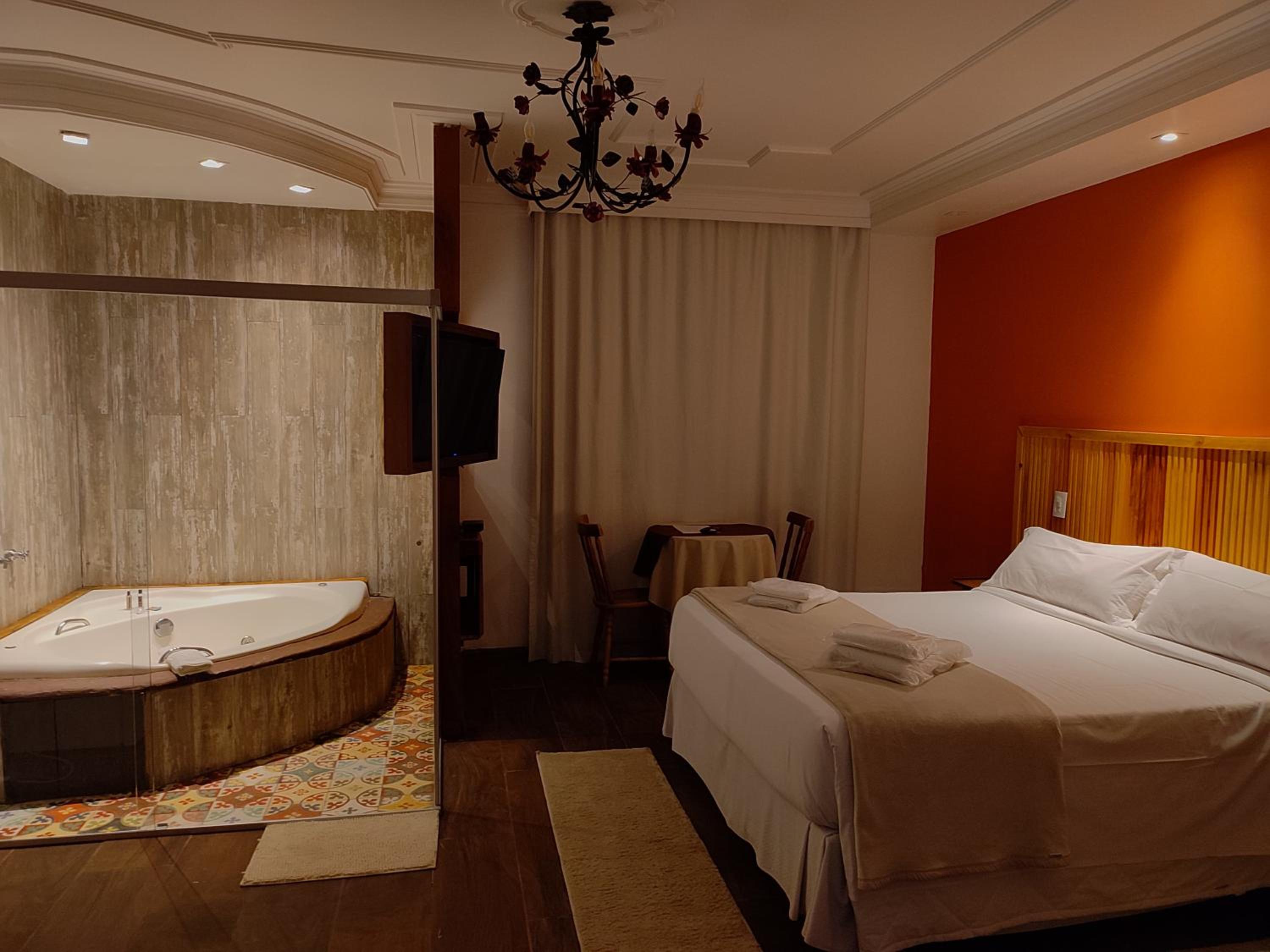 Suite with Whirlpool photo 1