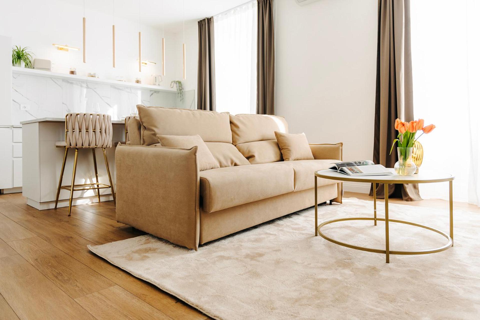 One-Bedroom Apartment with Balcony and City View photo 3