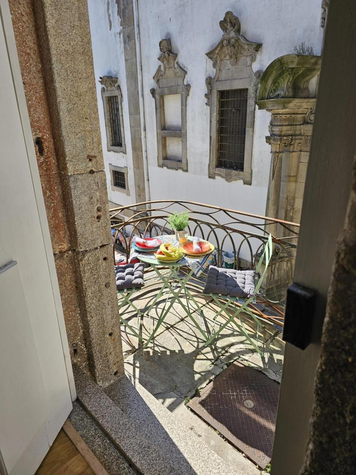 Deluxe Double Room - Photo 9