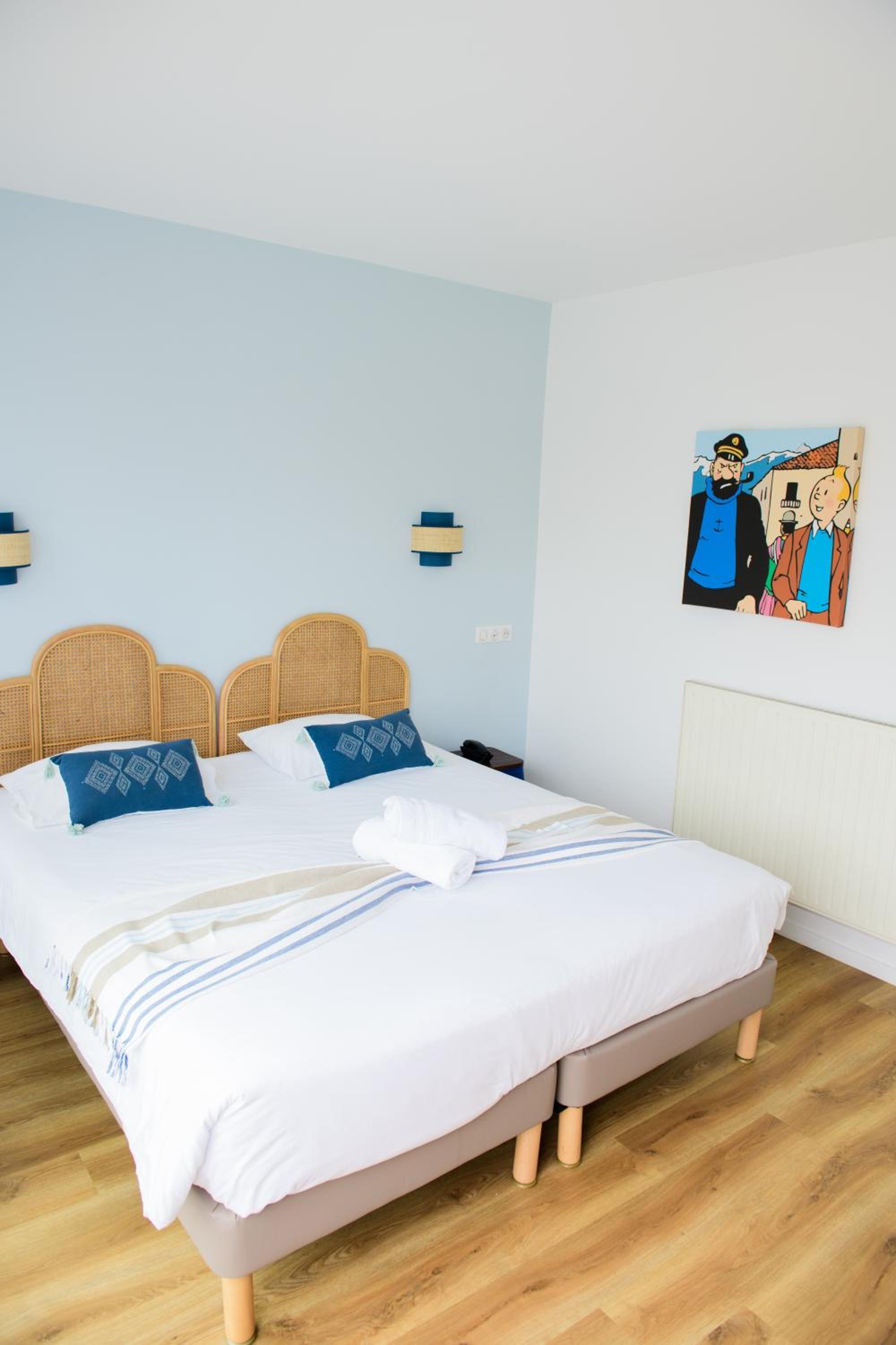 Queen Room with Balcony - Photo 3