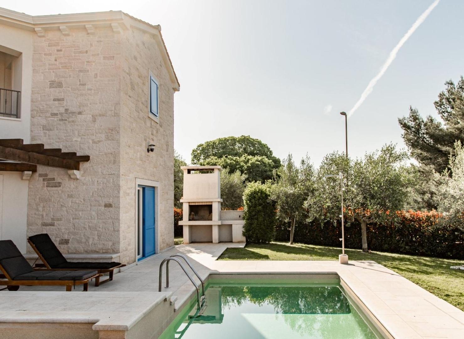 Villa with Private Pool photo 3