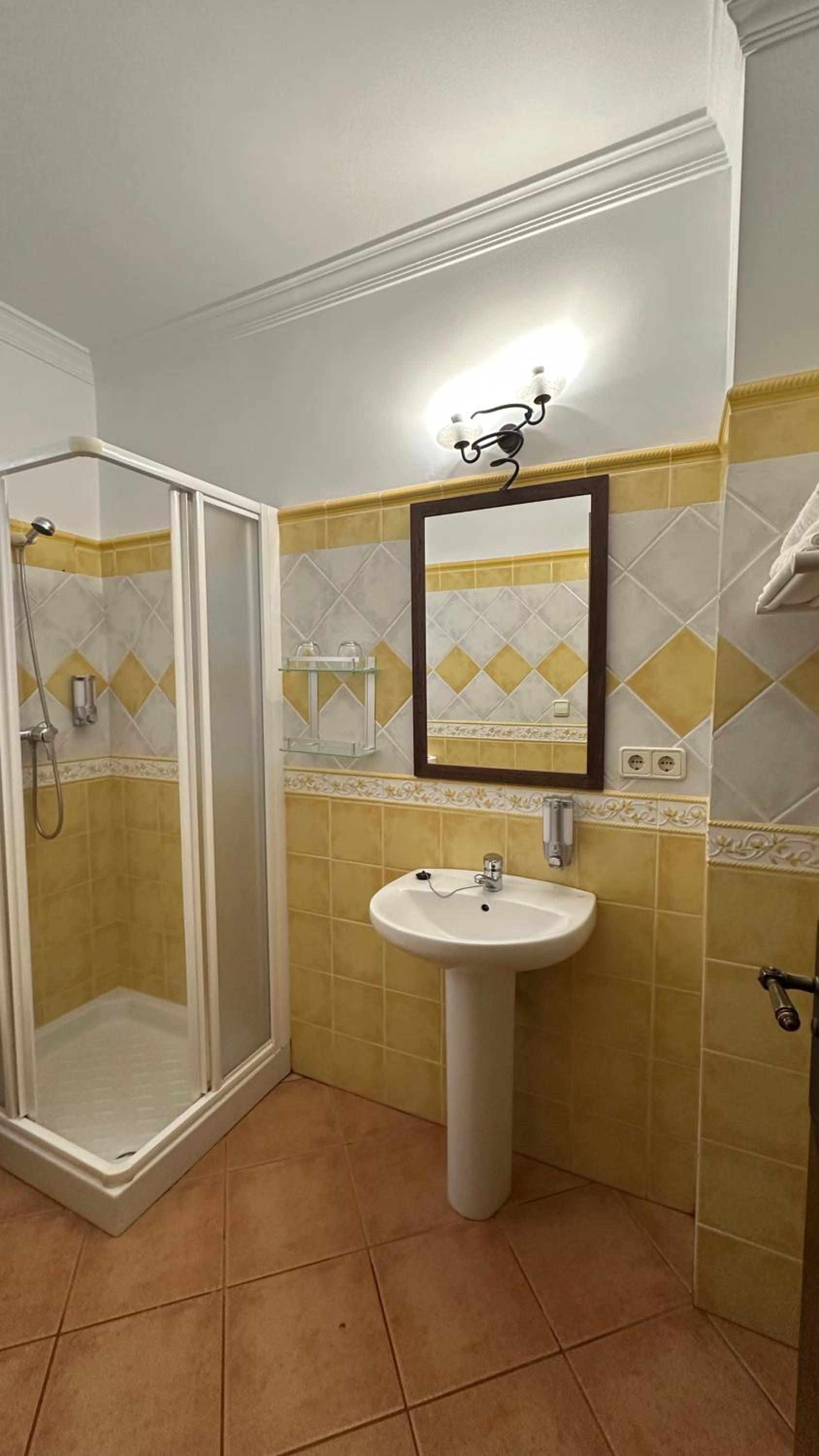 Double or Twin Room with Bathroom photo 2