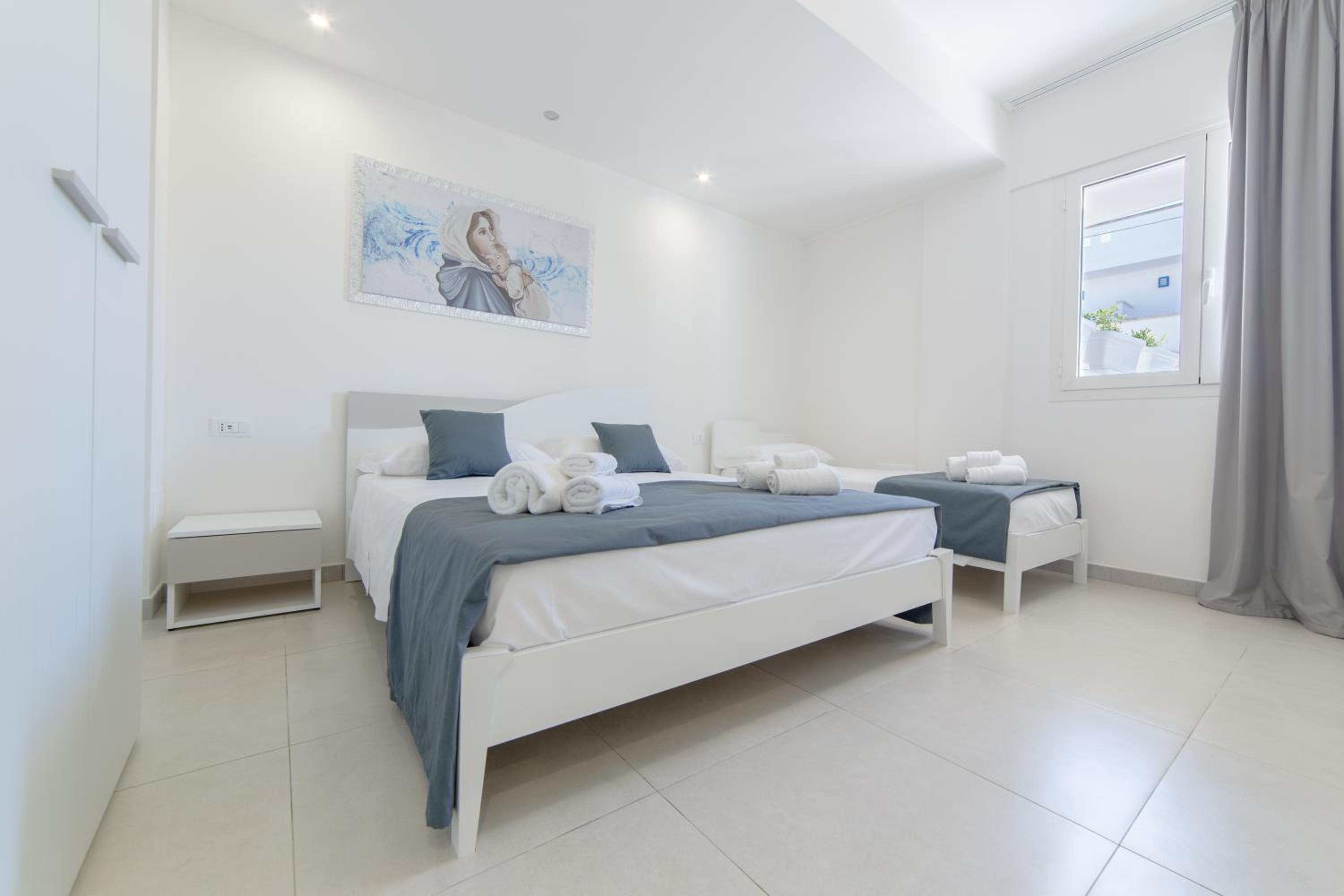 One-Bedroom Deluxe Apartment