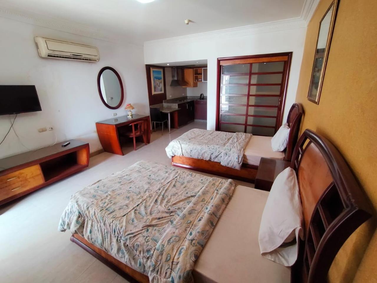 Deluxe Family Room - Photo 35