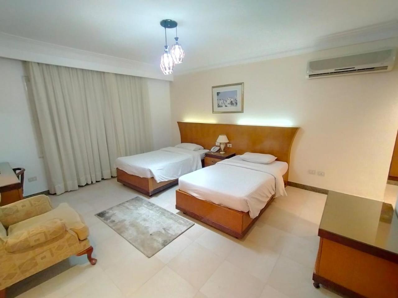 Deluxe Family Room - Photo 4