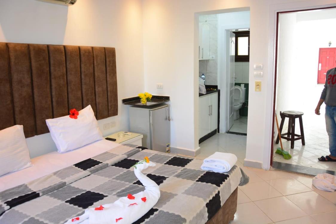 Deluxe Family Room - Photo 15