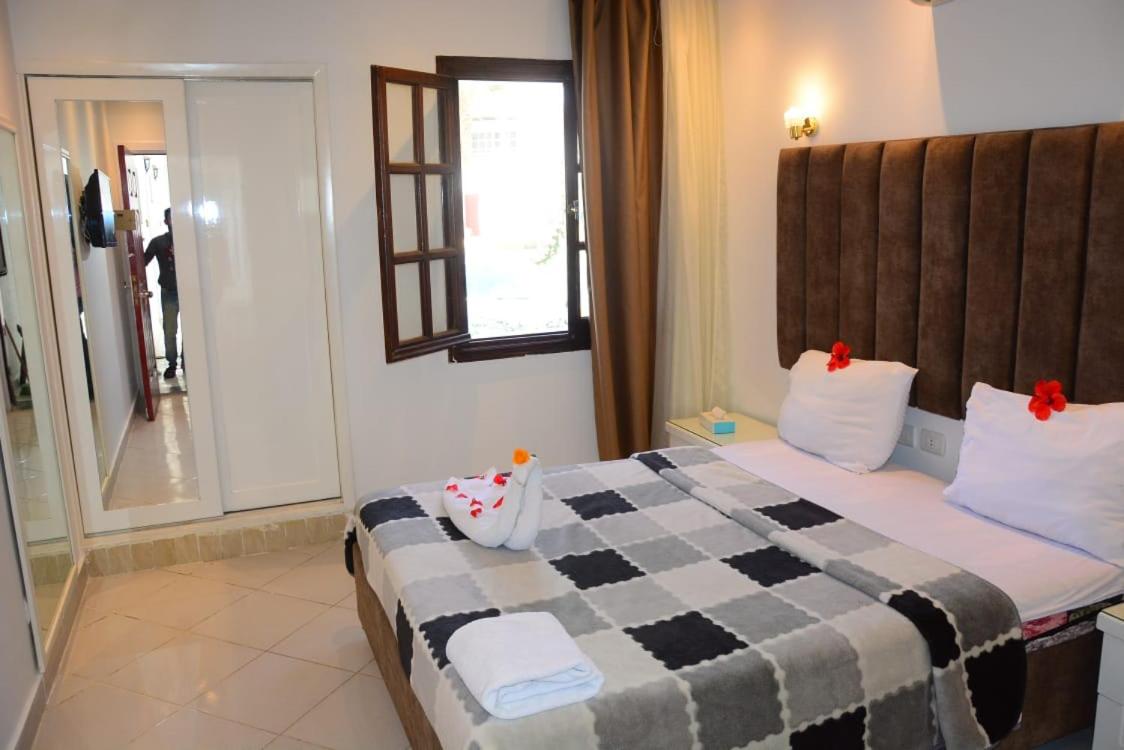 Deluxe Family Room - Photo 16