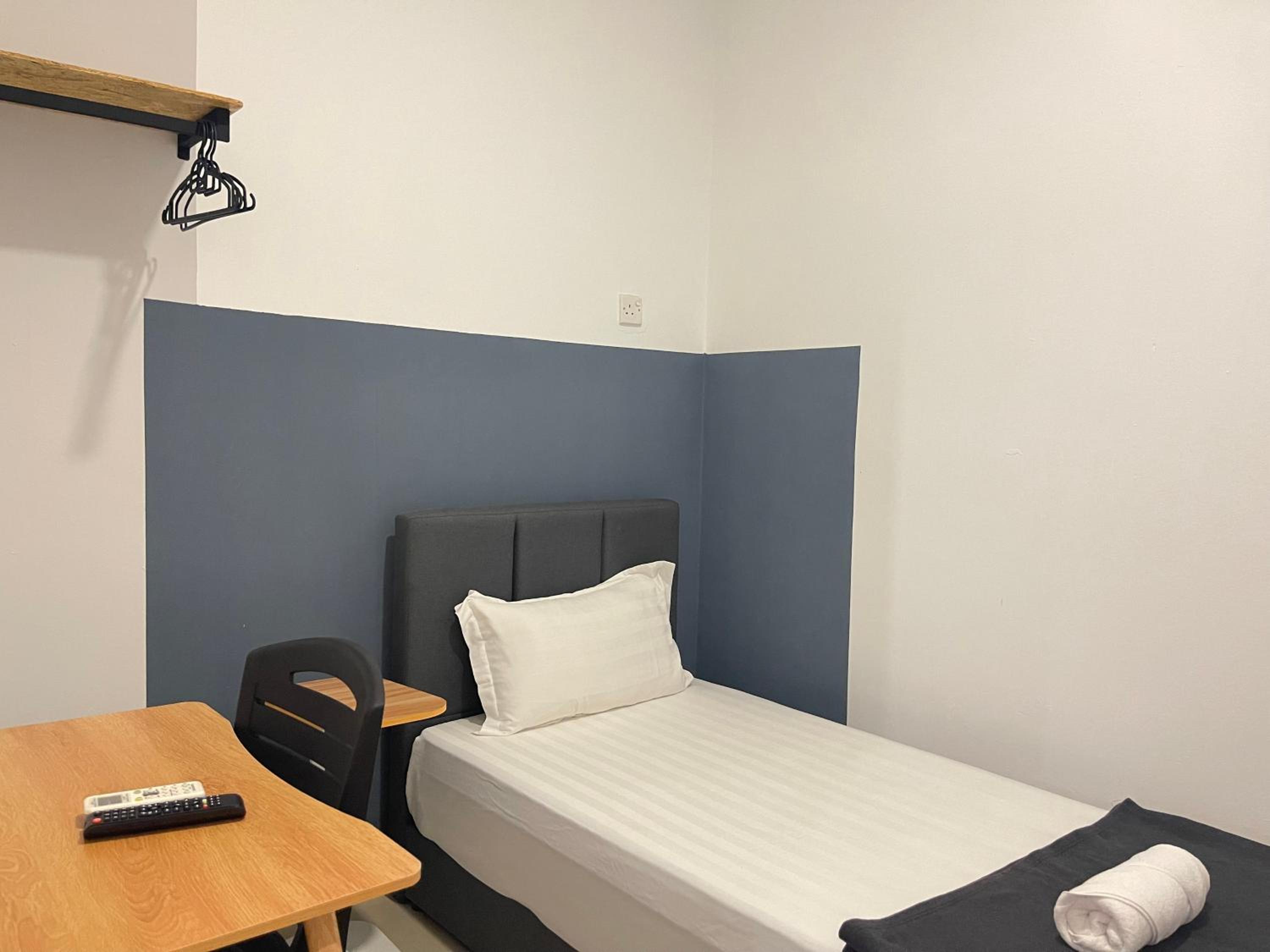 Single Room with Shared Bathroom photo 1