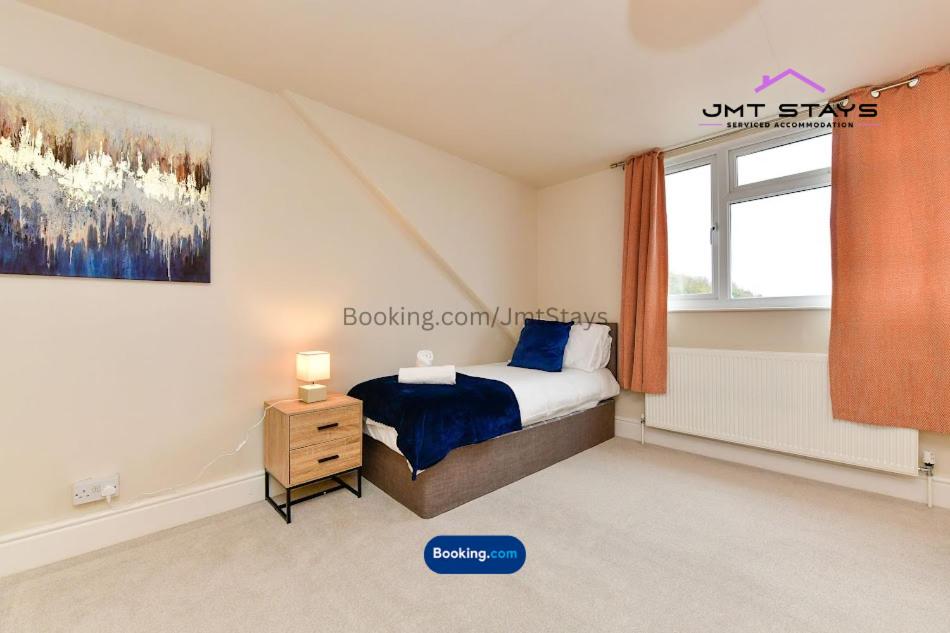 Three-Bedroom Apartment photo 1