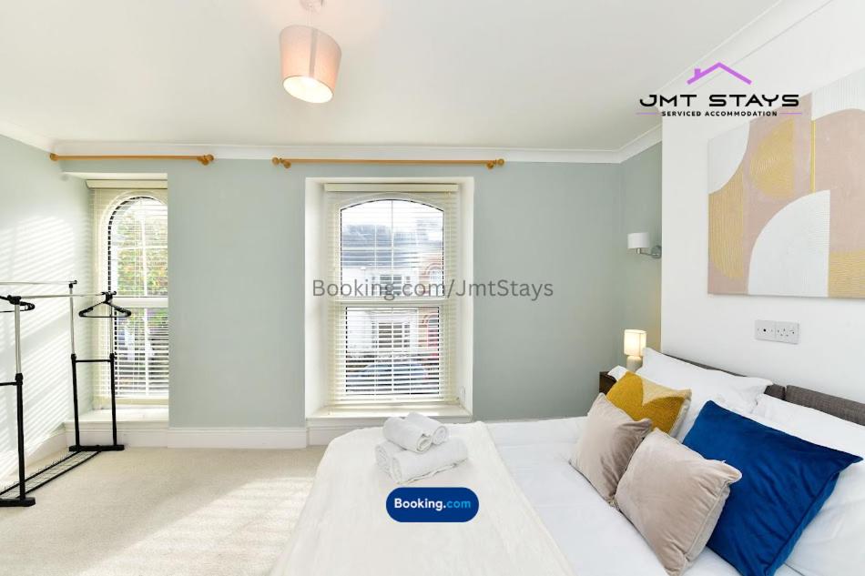 Three-Bedroom Apartment photo 3