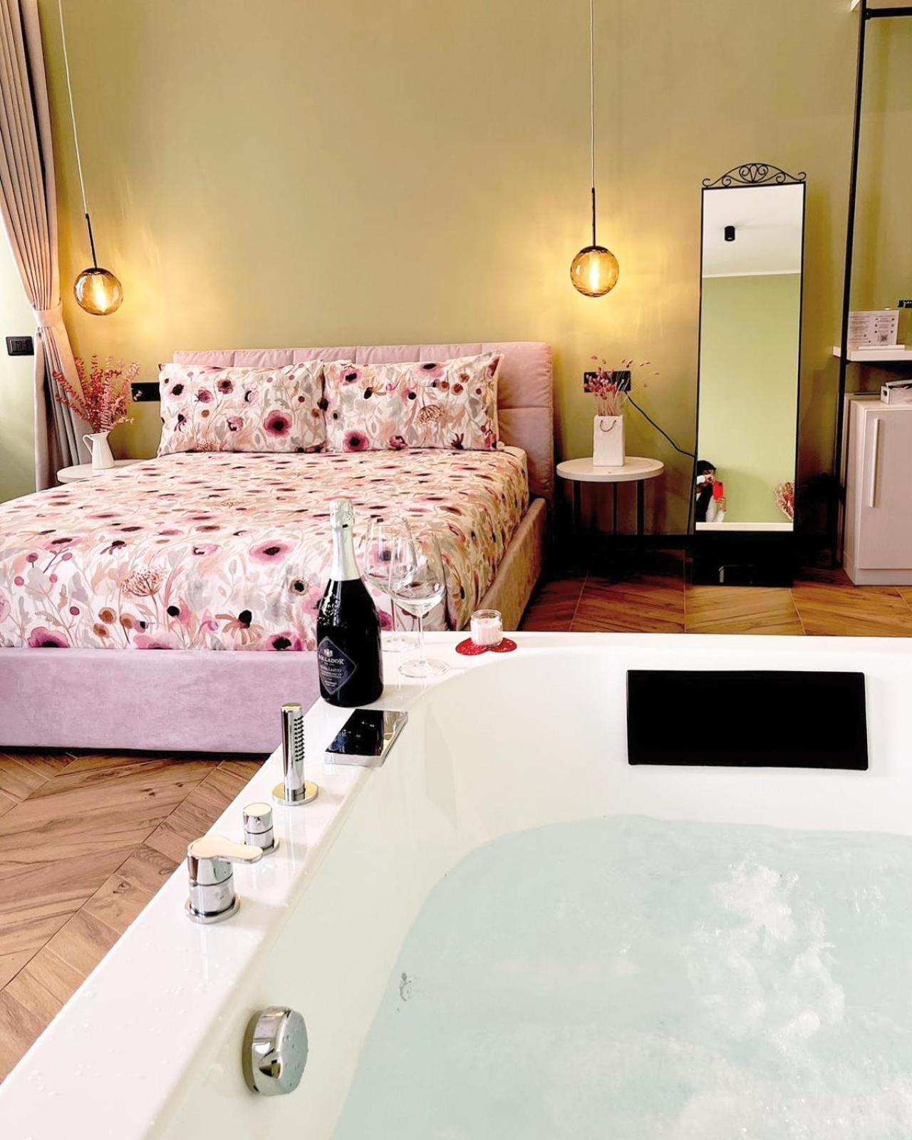 Suite with Hot Tub and Sauna