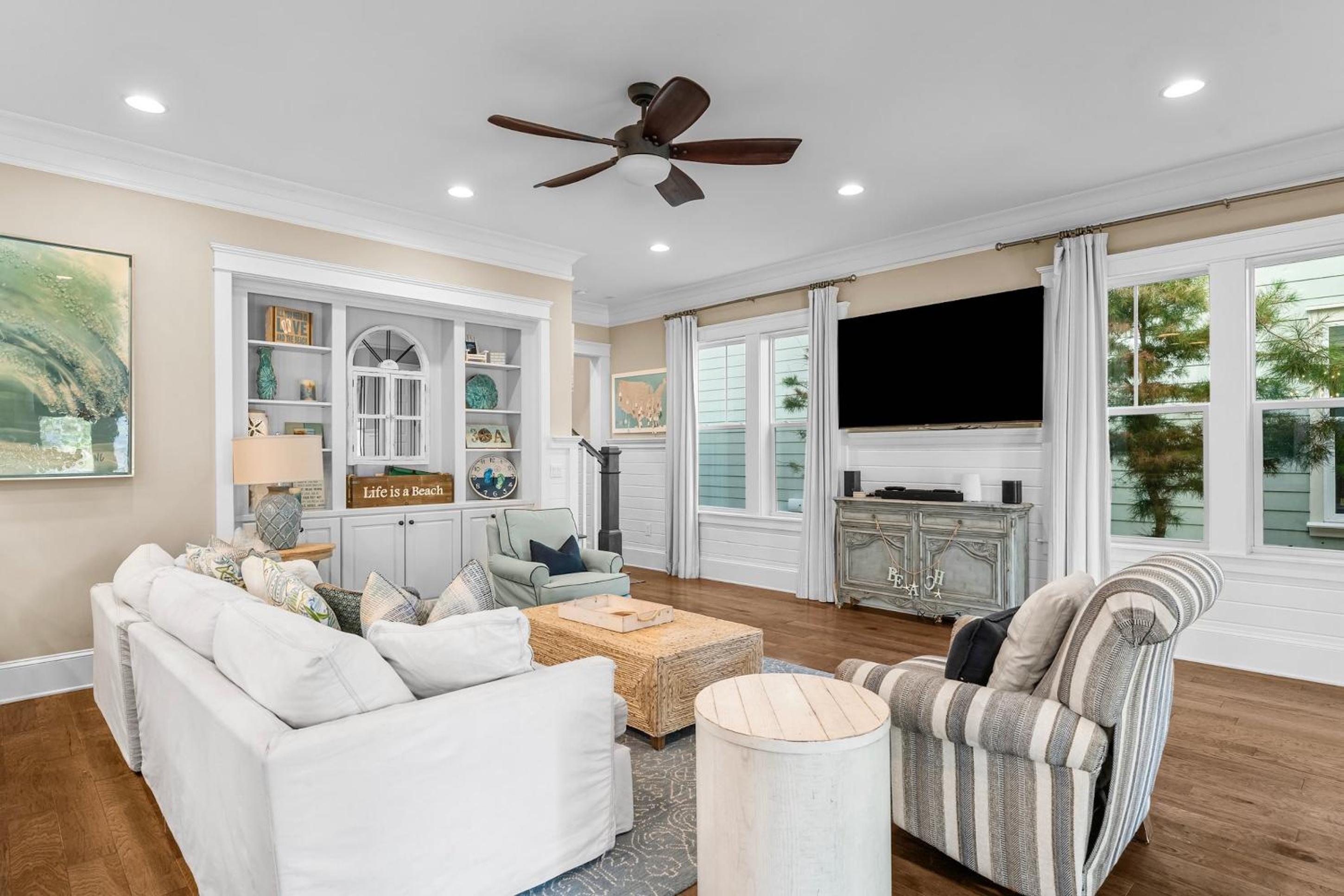 Five-Bedroom House - Photo 4