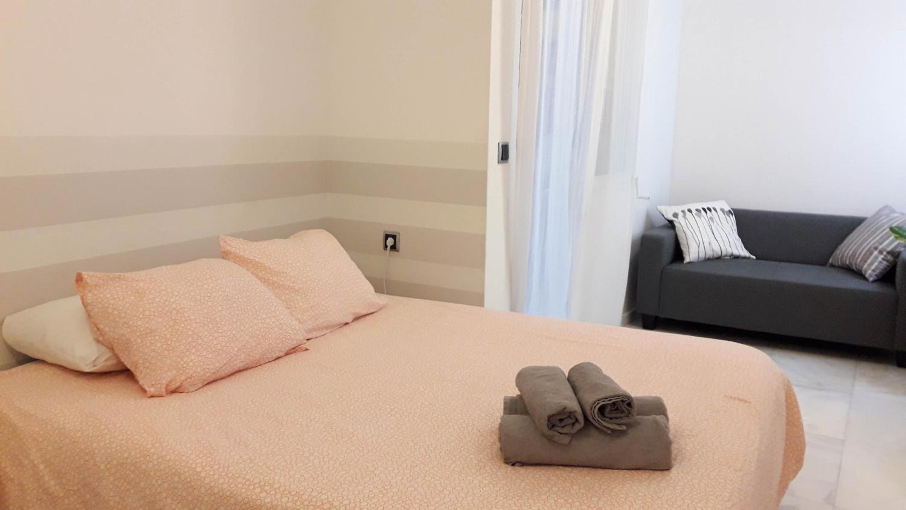 Apartamento de una habitación con balcón