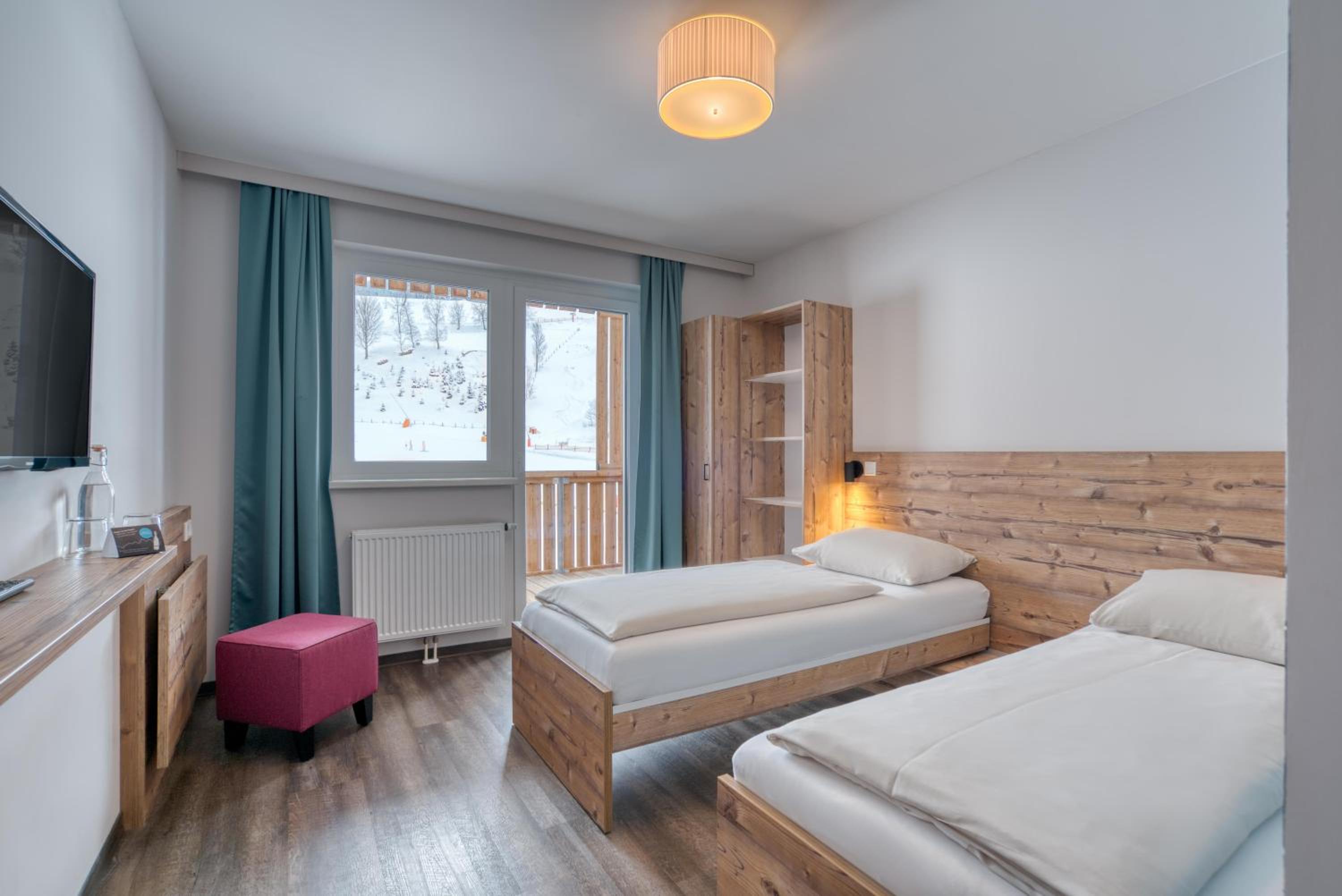 Double or Twin Room with Mountain View and Balcony photo 2