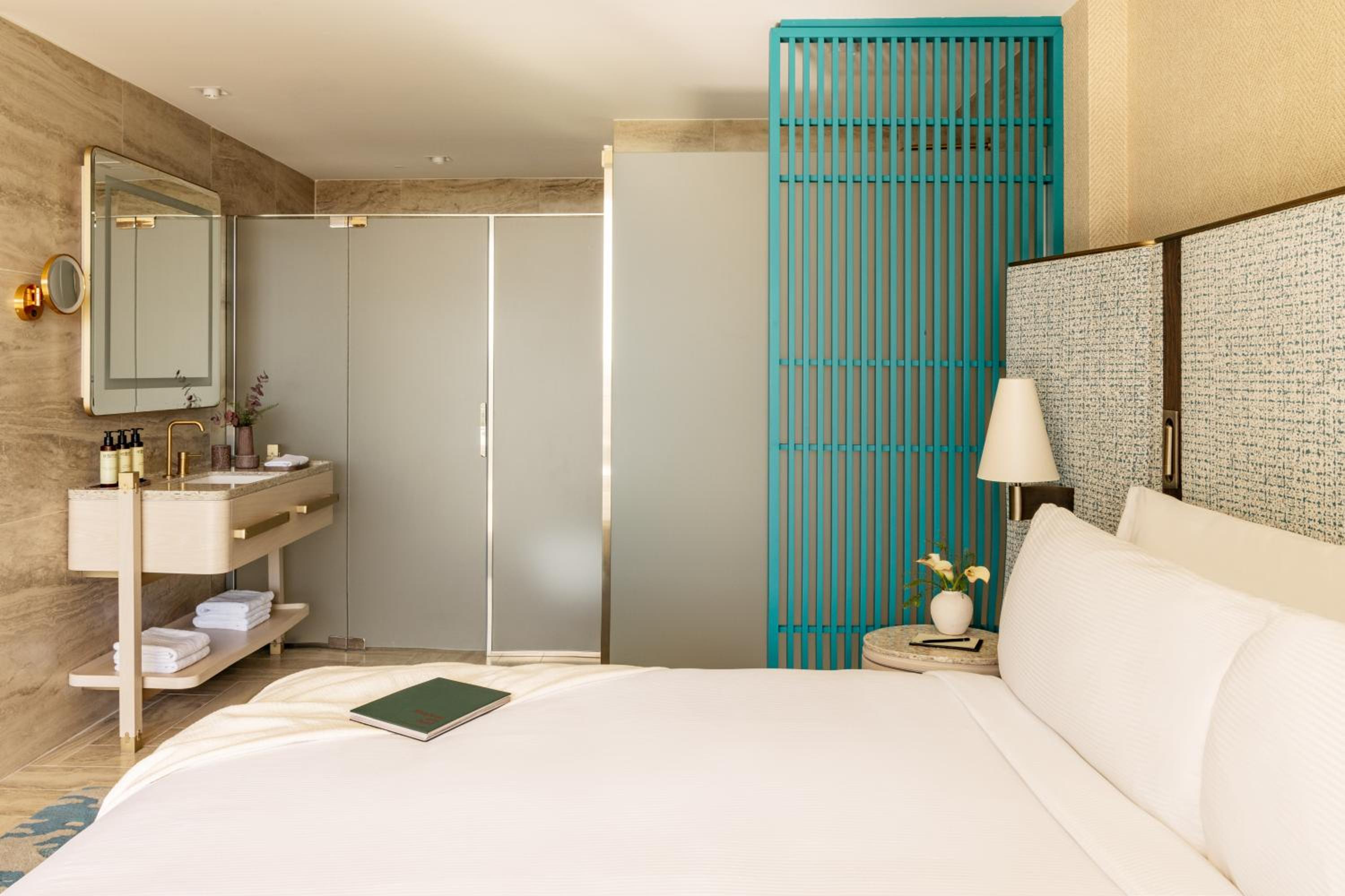 Deluxe Always ME Interconnecting (2 adults + 2 children)