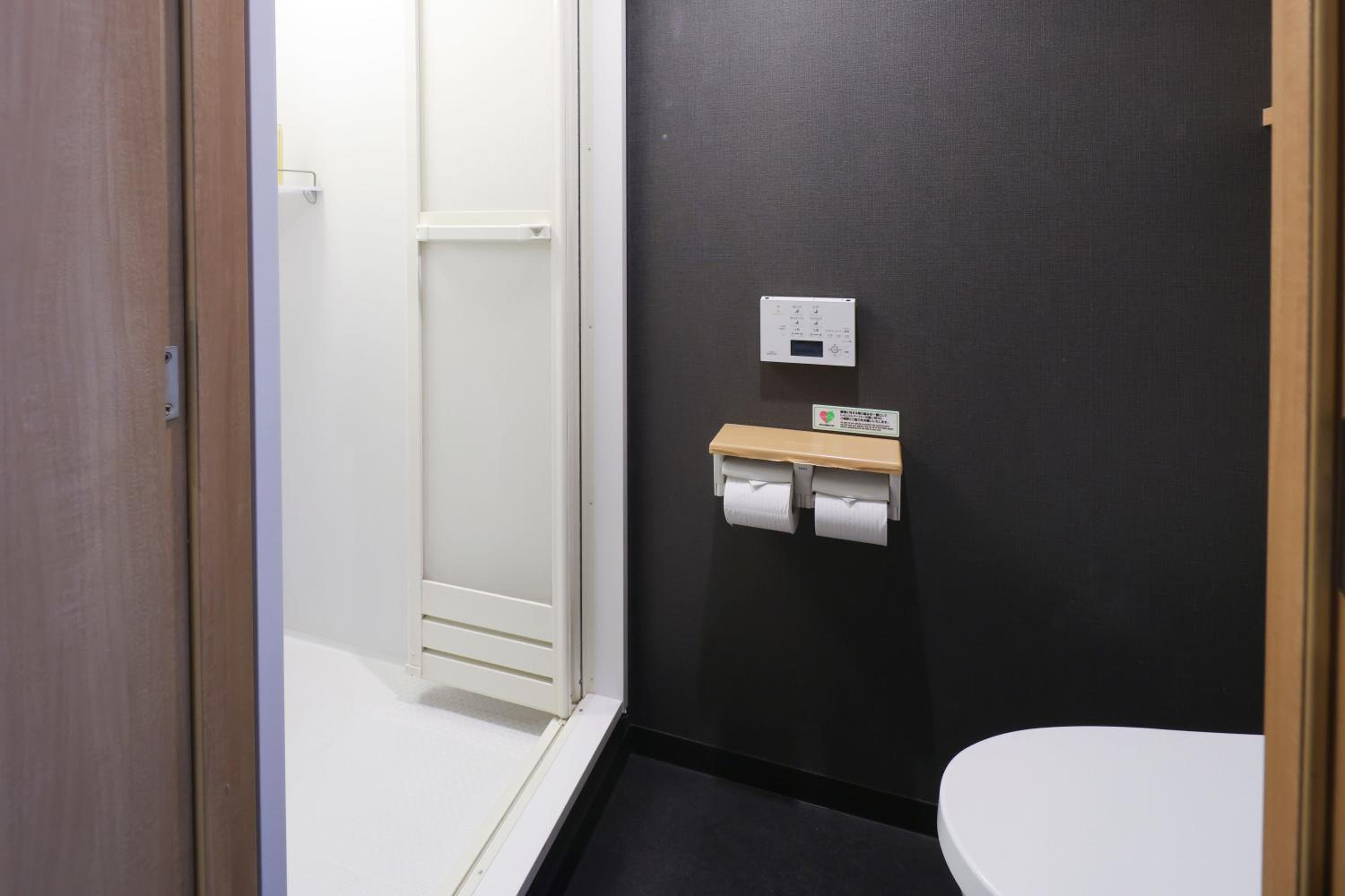 【Tokyo Residents Only - Check in after 2PM】Double Room with Small Double Bed - Non-Smoking photo 3