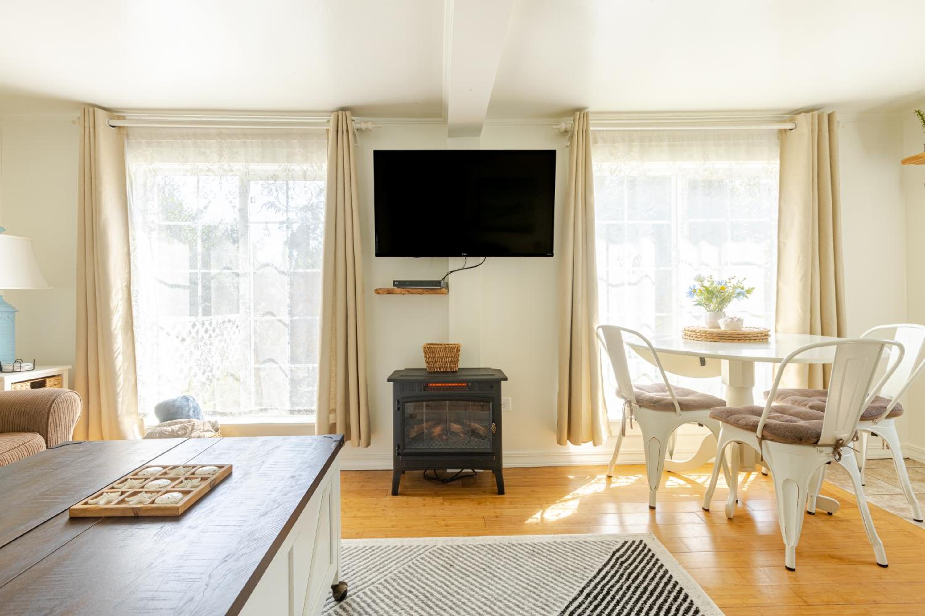 One-Bedroom Cottage (max. 2 adults + 2 small child)