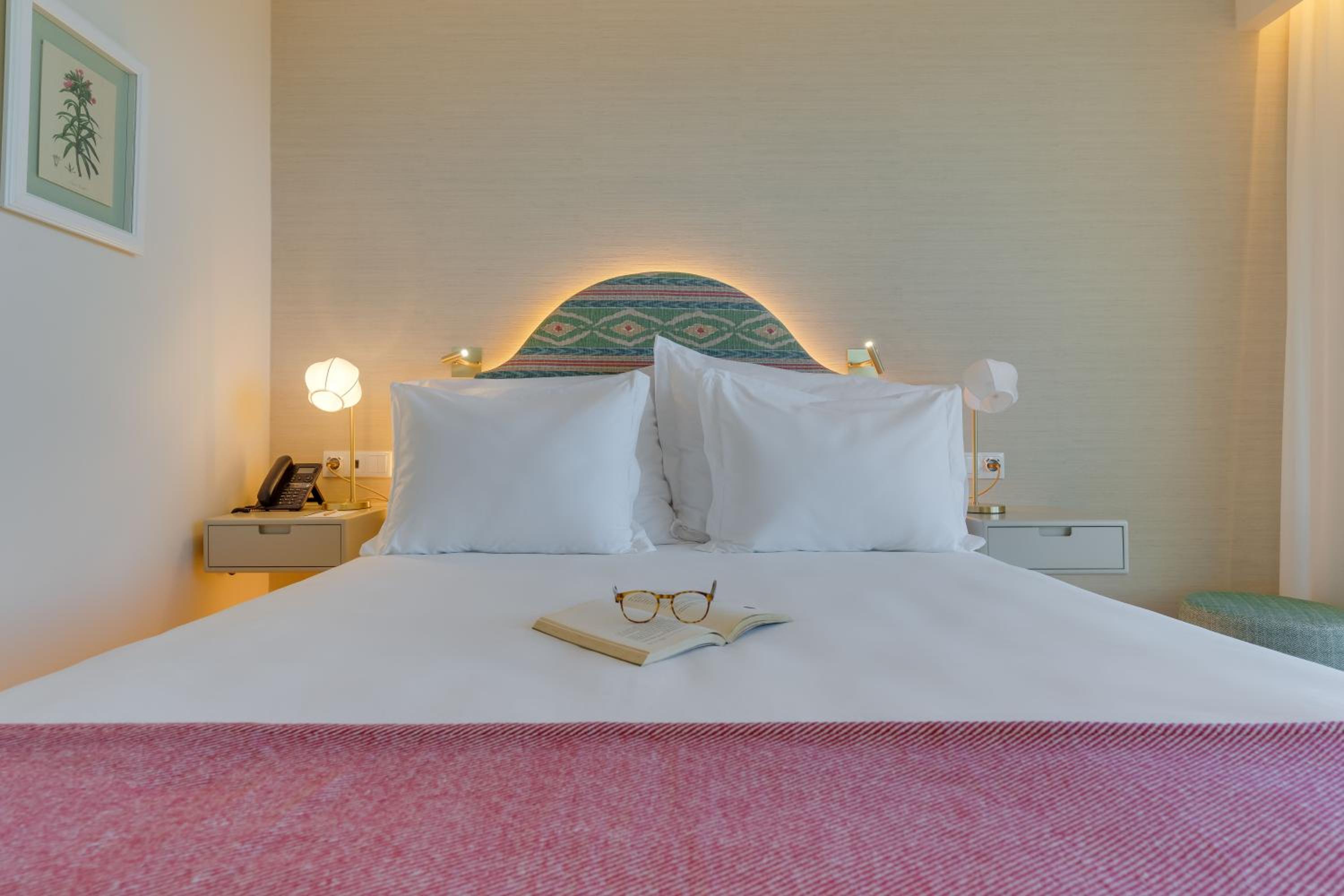 Double Or Twin Room With Lateral Sea View With Balcony thumbnail 5