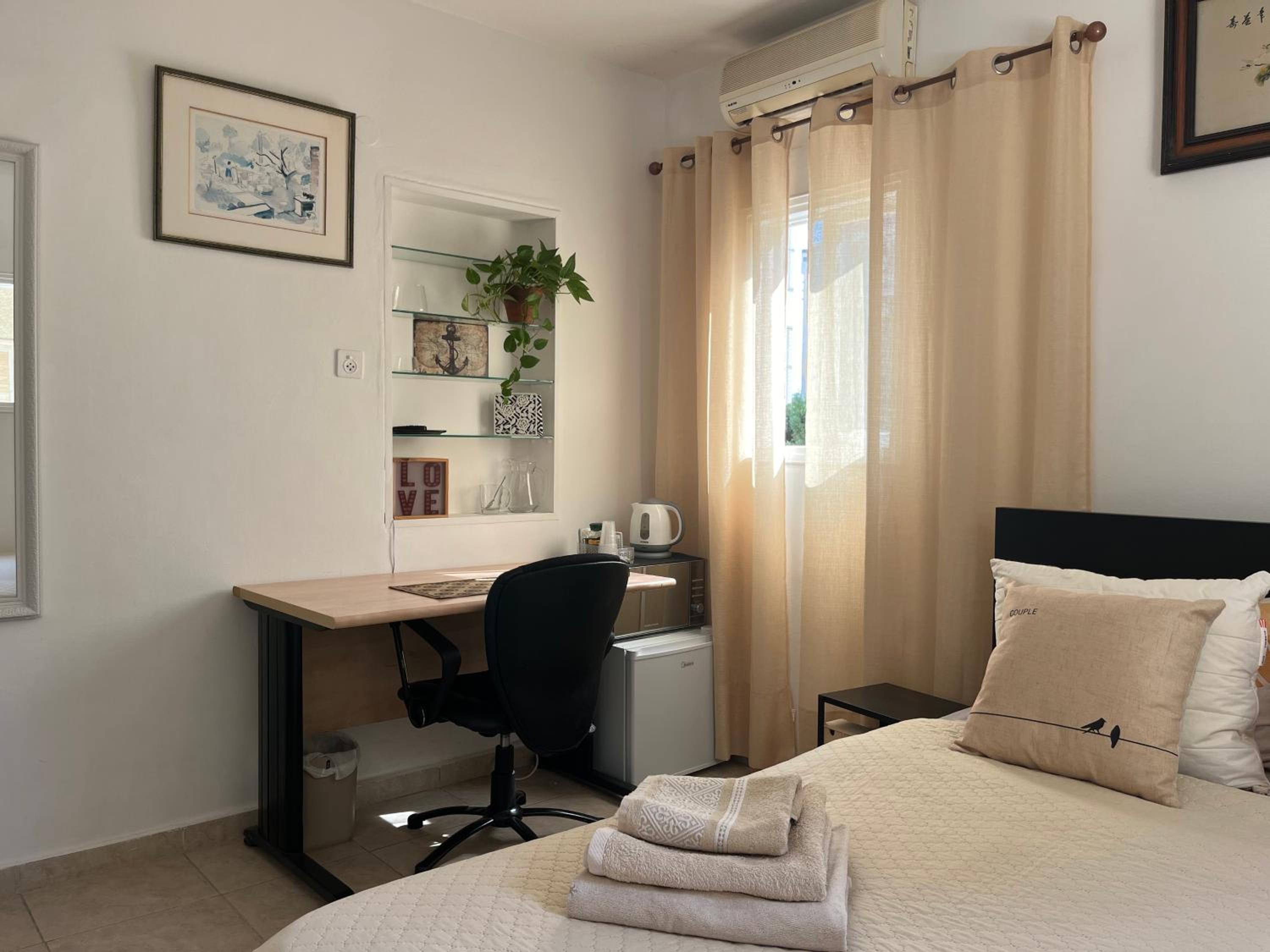 Double Room with Shared Bathroom photo 1