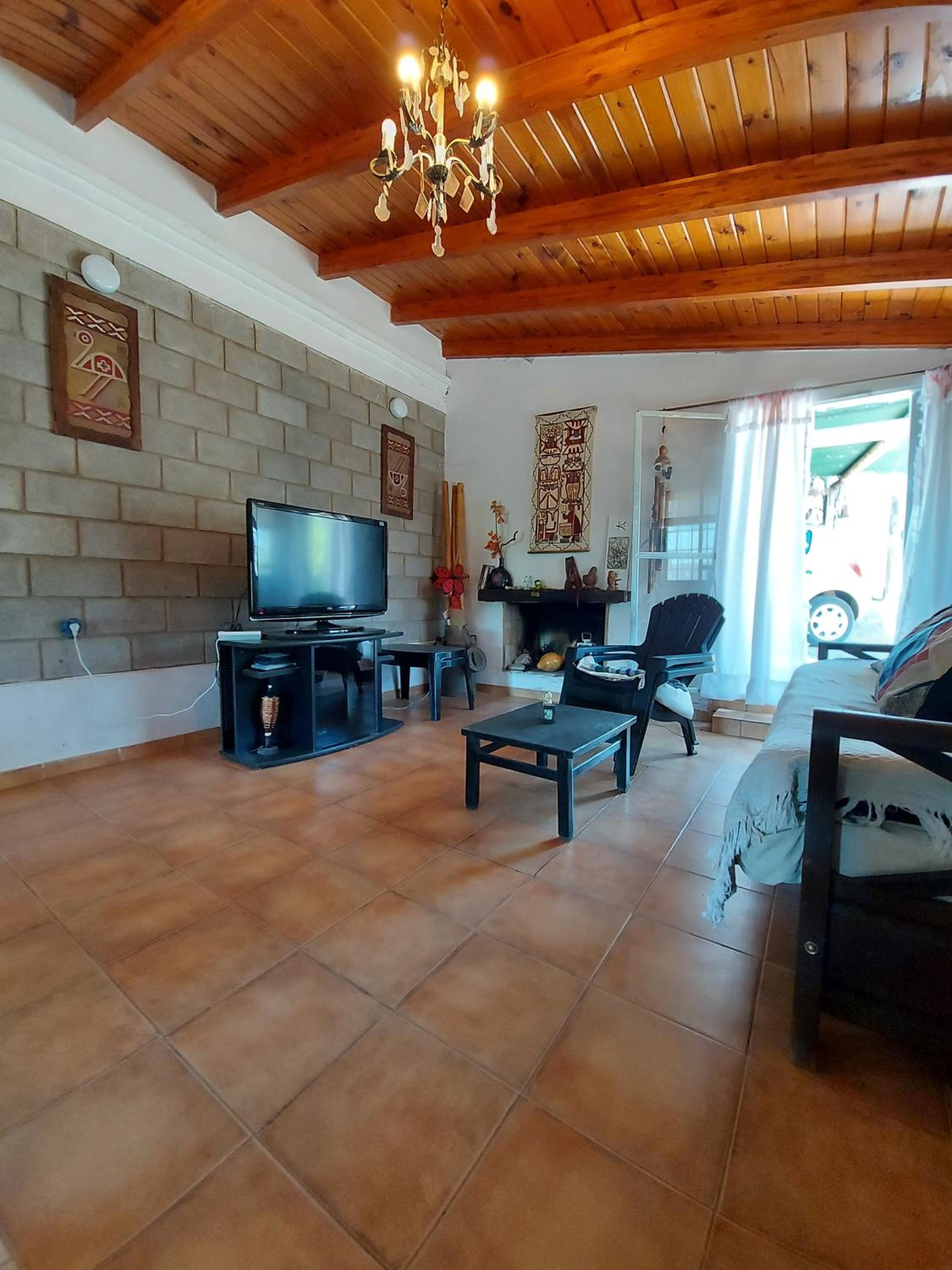 Three-Bedroom House photo 3