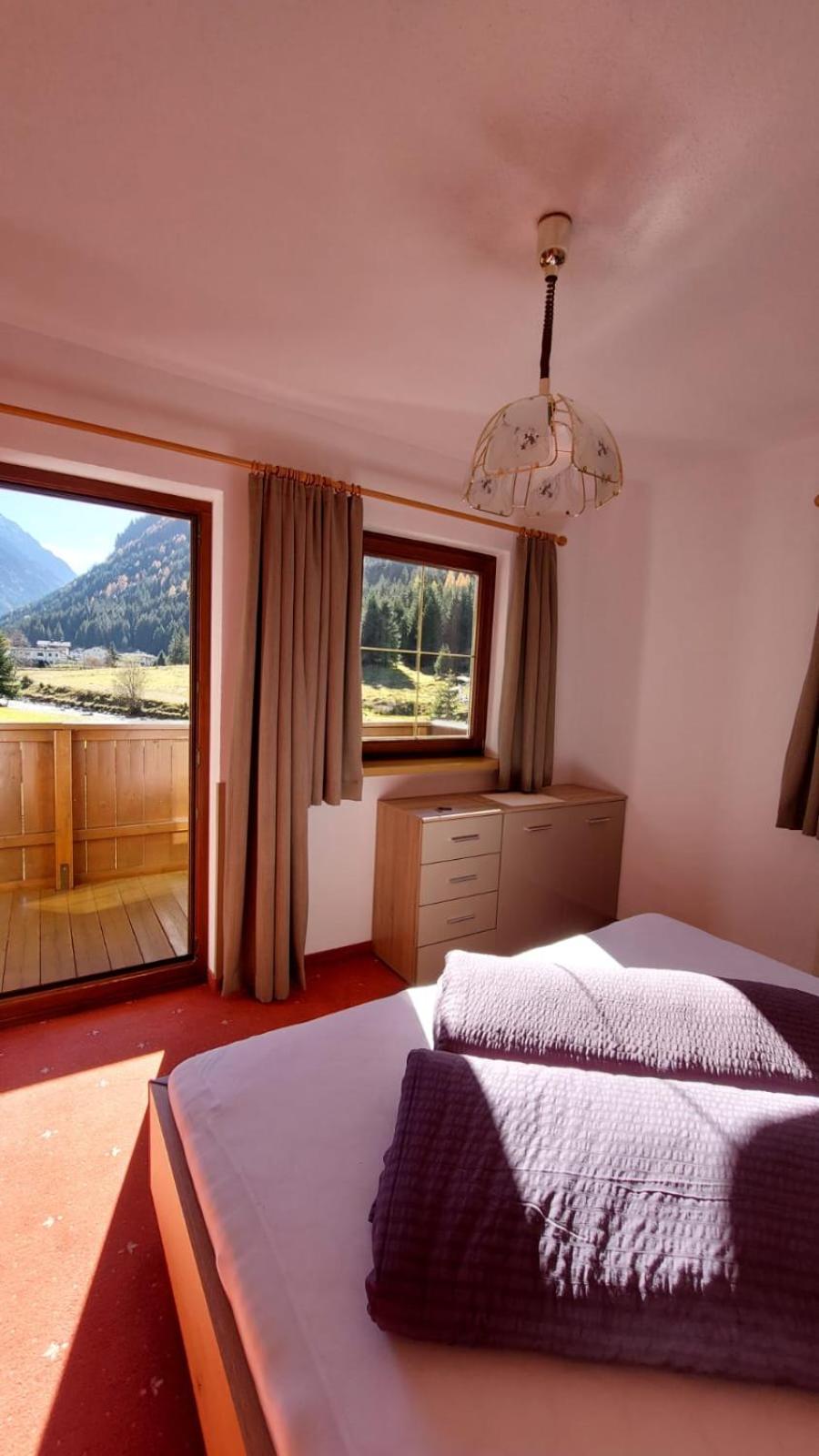 One-Bedroom Apartment with Balcony photo 3