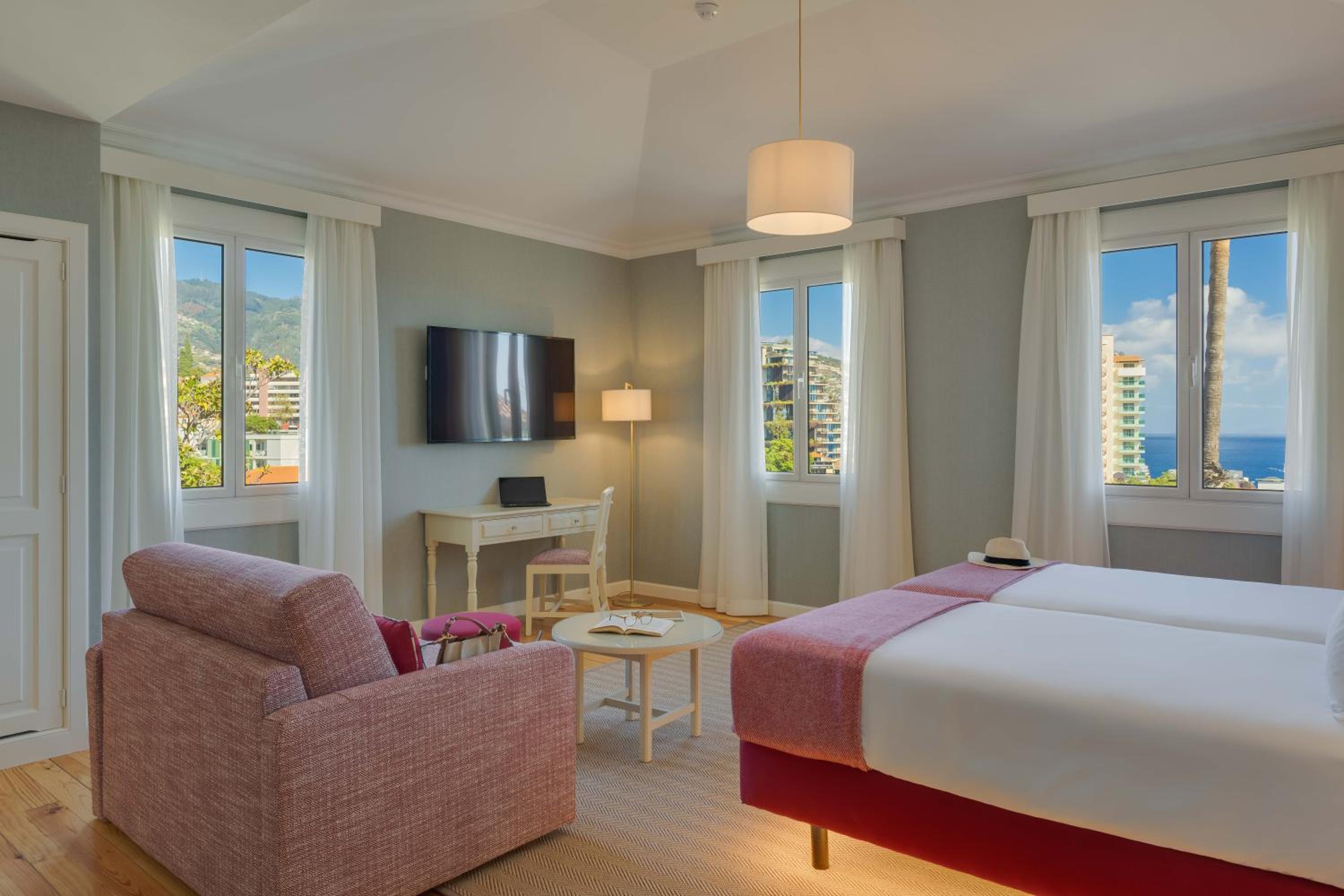 Junior Suite With Lateral Sea View thumbnail 5