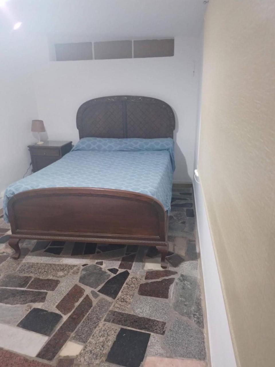One-Bedroom House photo 1