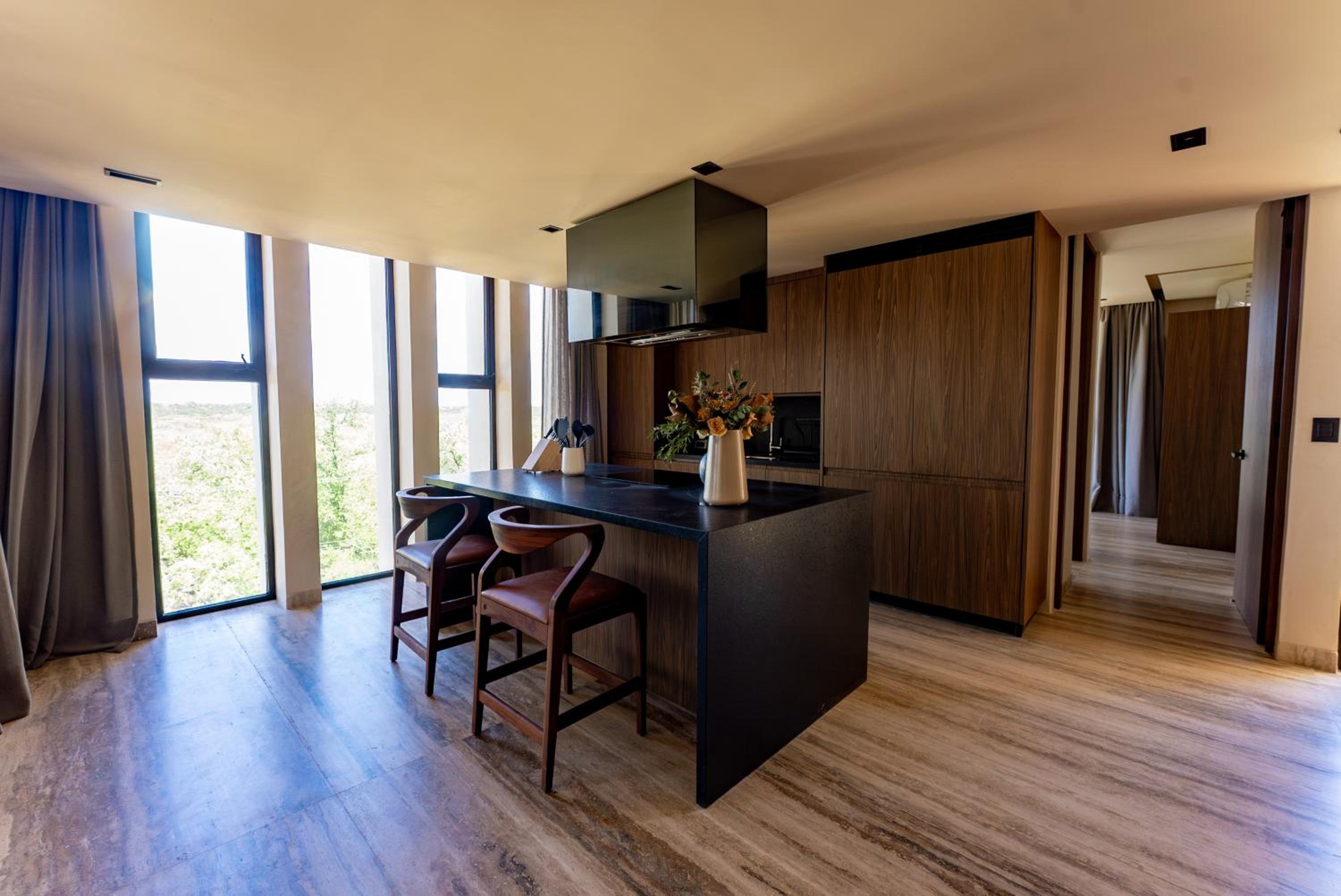 Two-Bedroom Apartment With Partial Ocean View - Photo 12