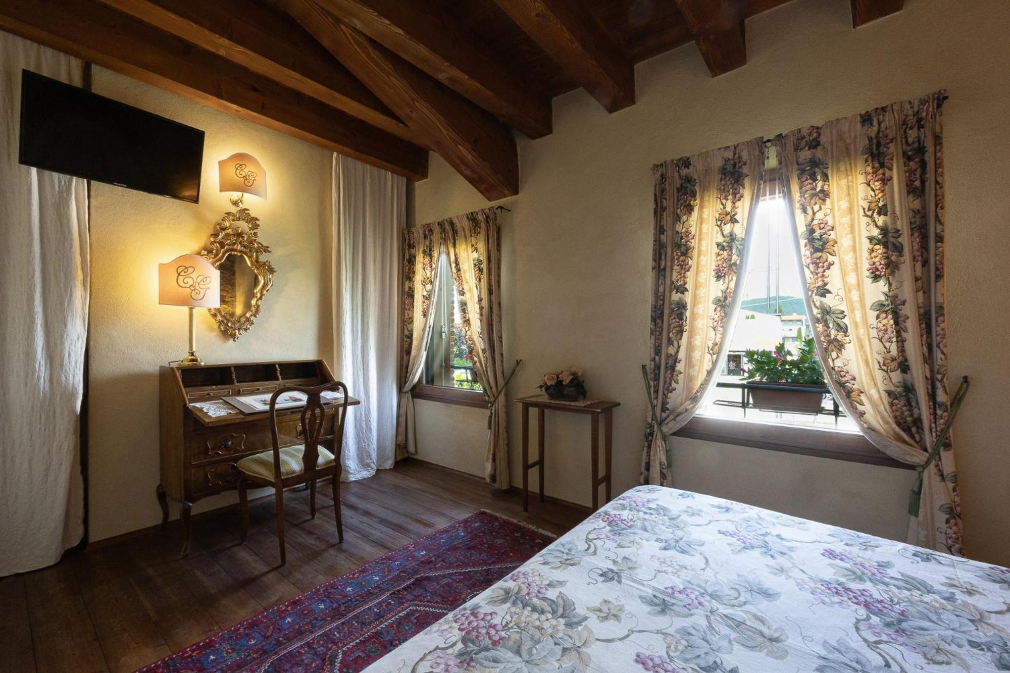 Double Room - Photo 3
