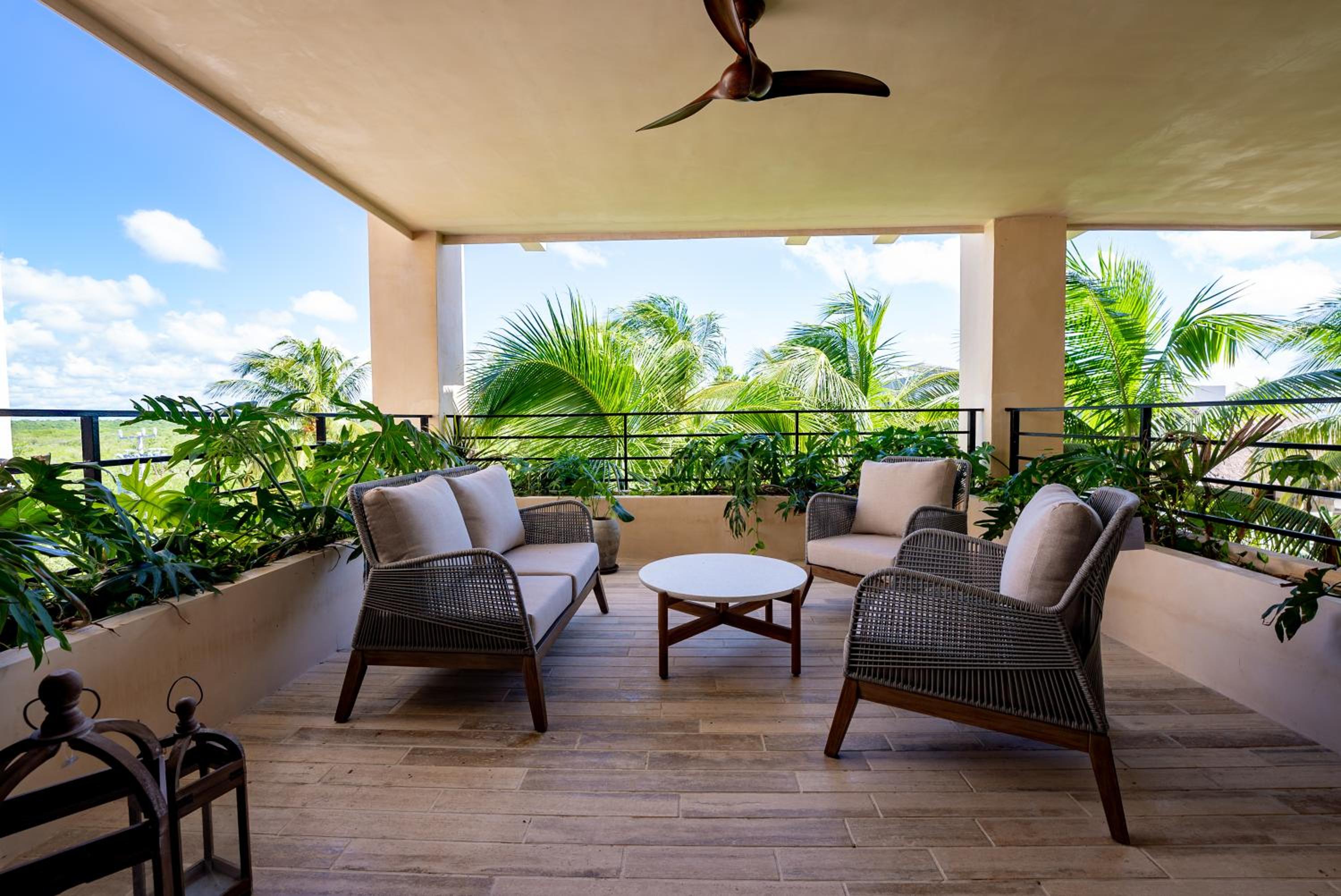 Two-Bedroom Apartment With Partial Ocean View - Photo 2