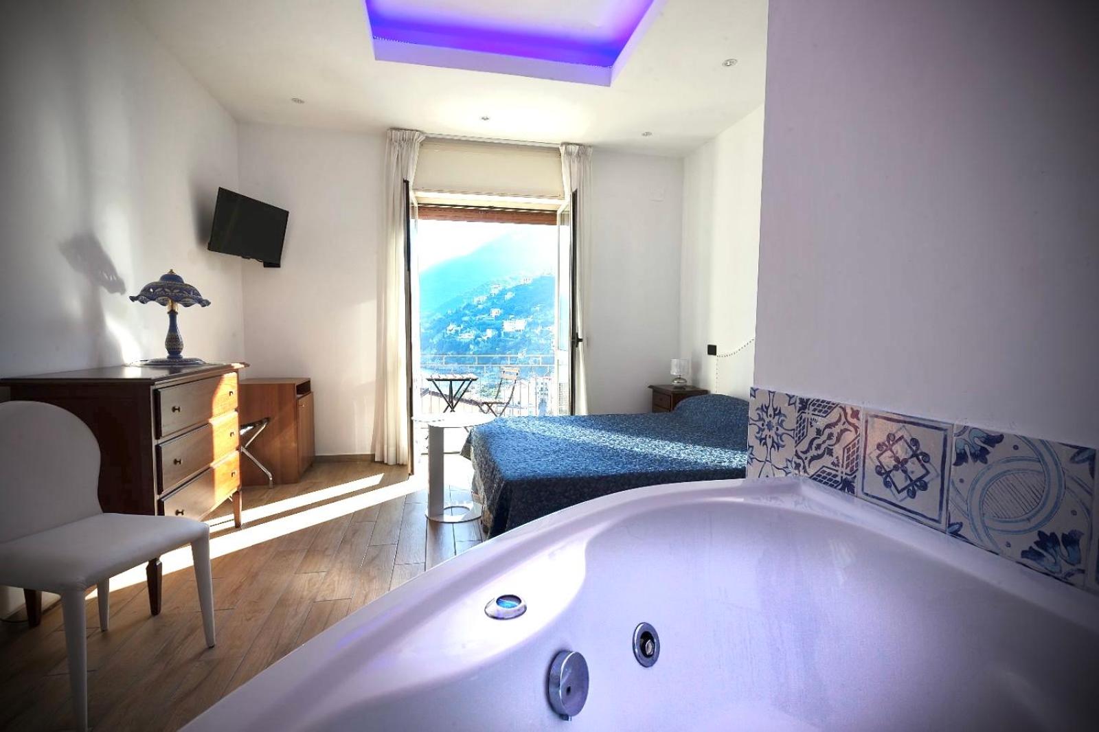 Deluxe Suite with Sea View