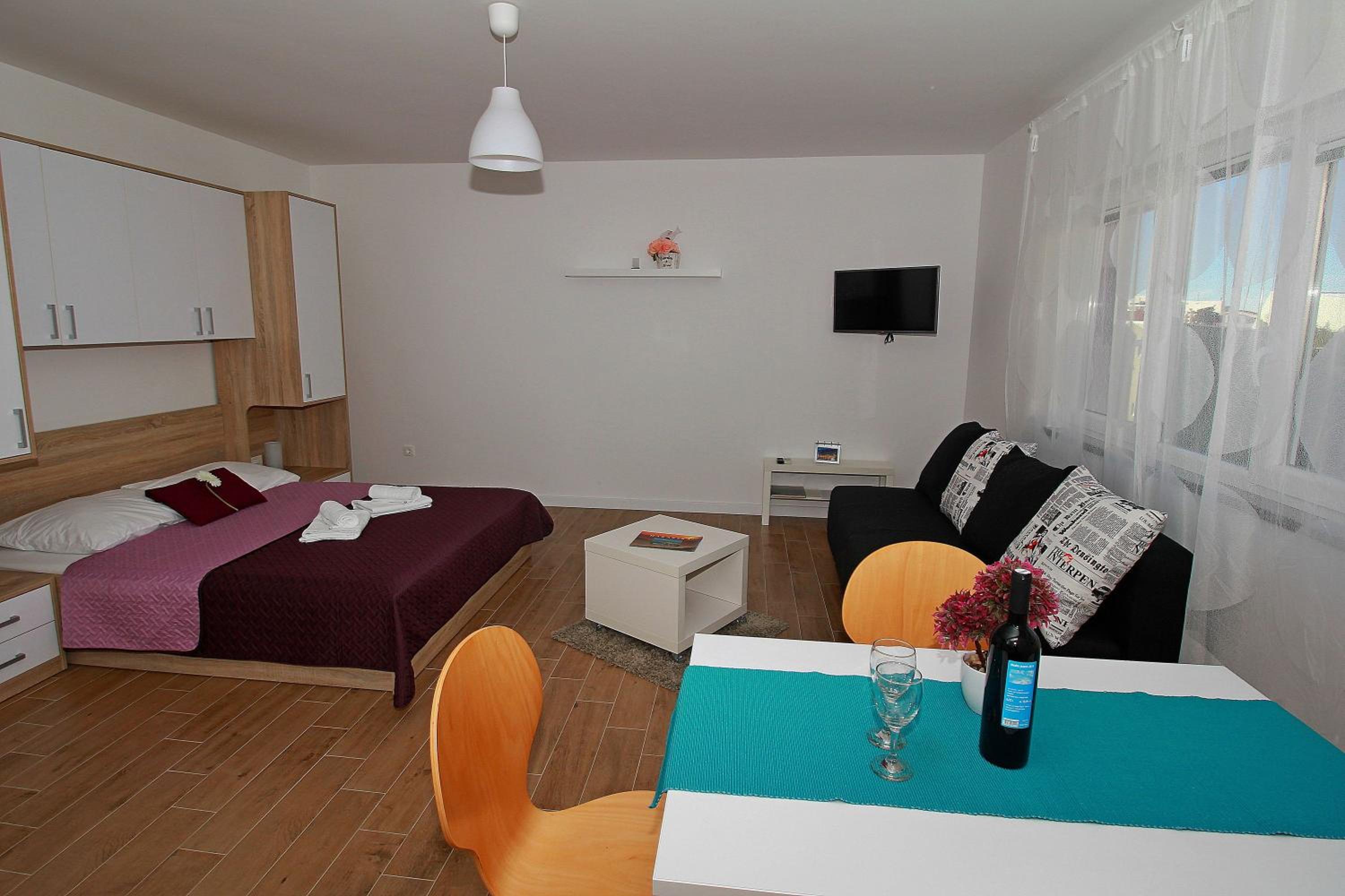Studio Apartment