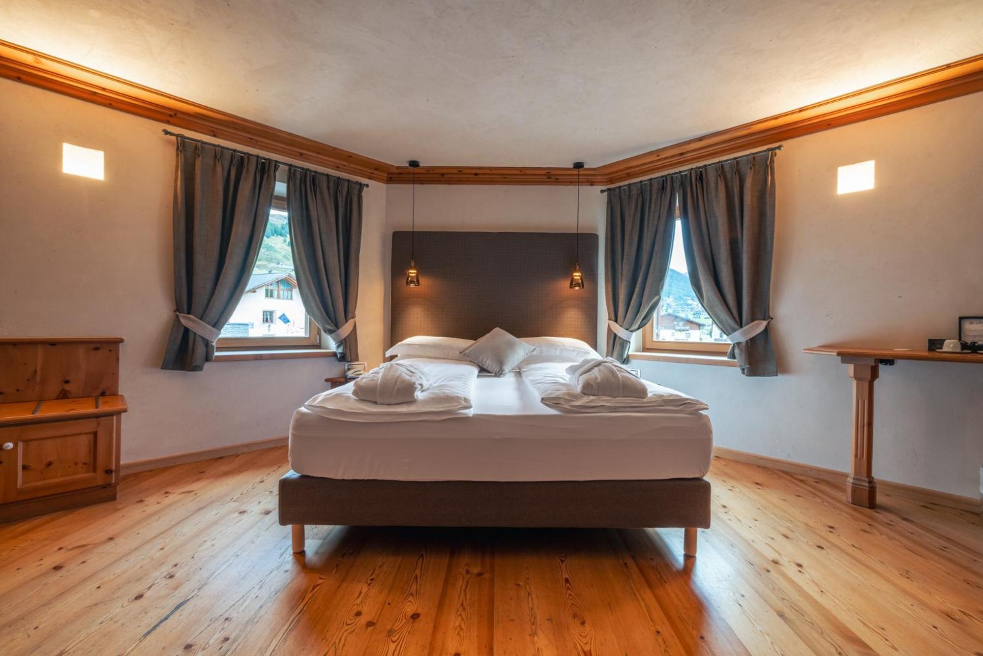Junior Suite with Mountain View photo 1