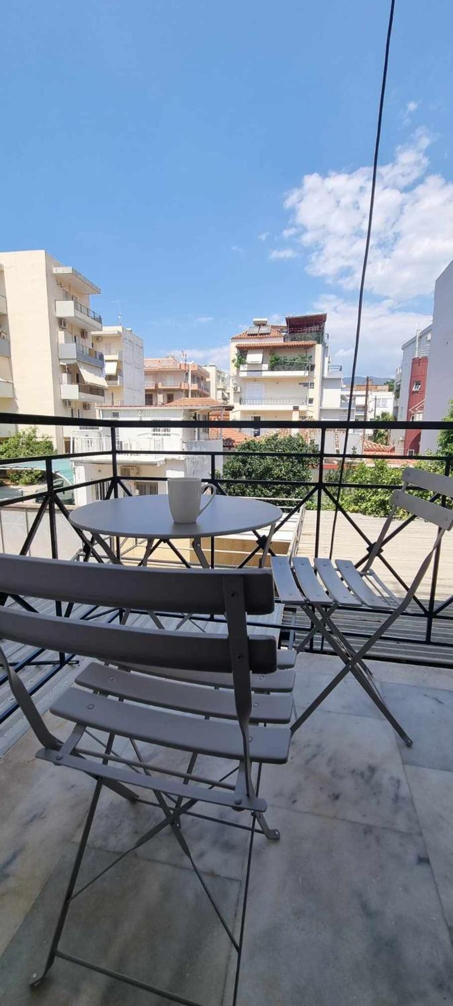 Studio with Balcony photo 2