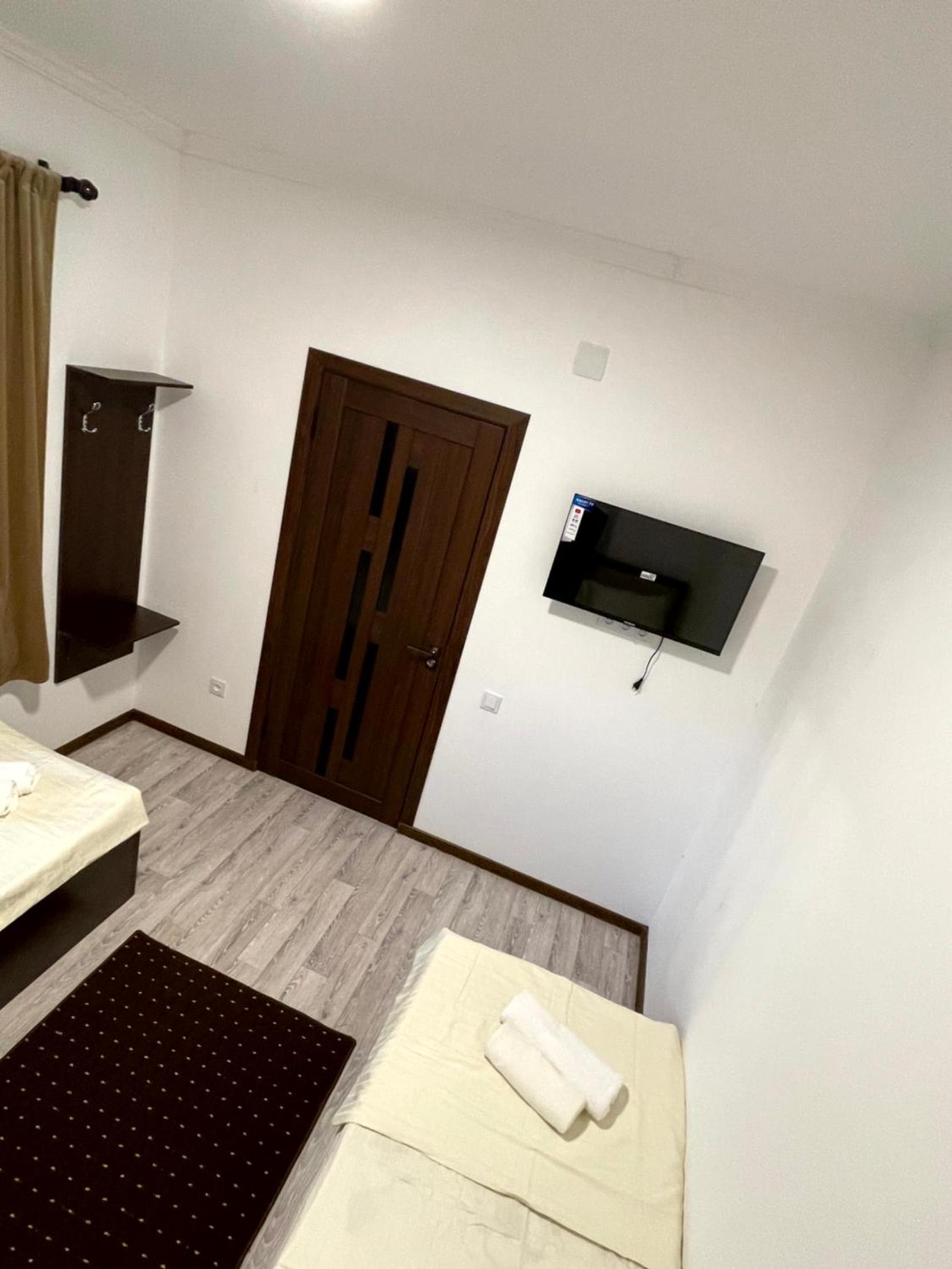 Twin Room With Shared Bathroom photo 1
