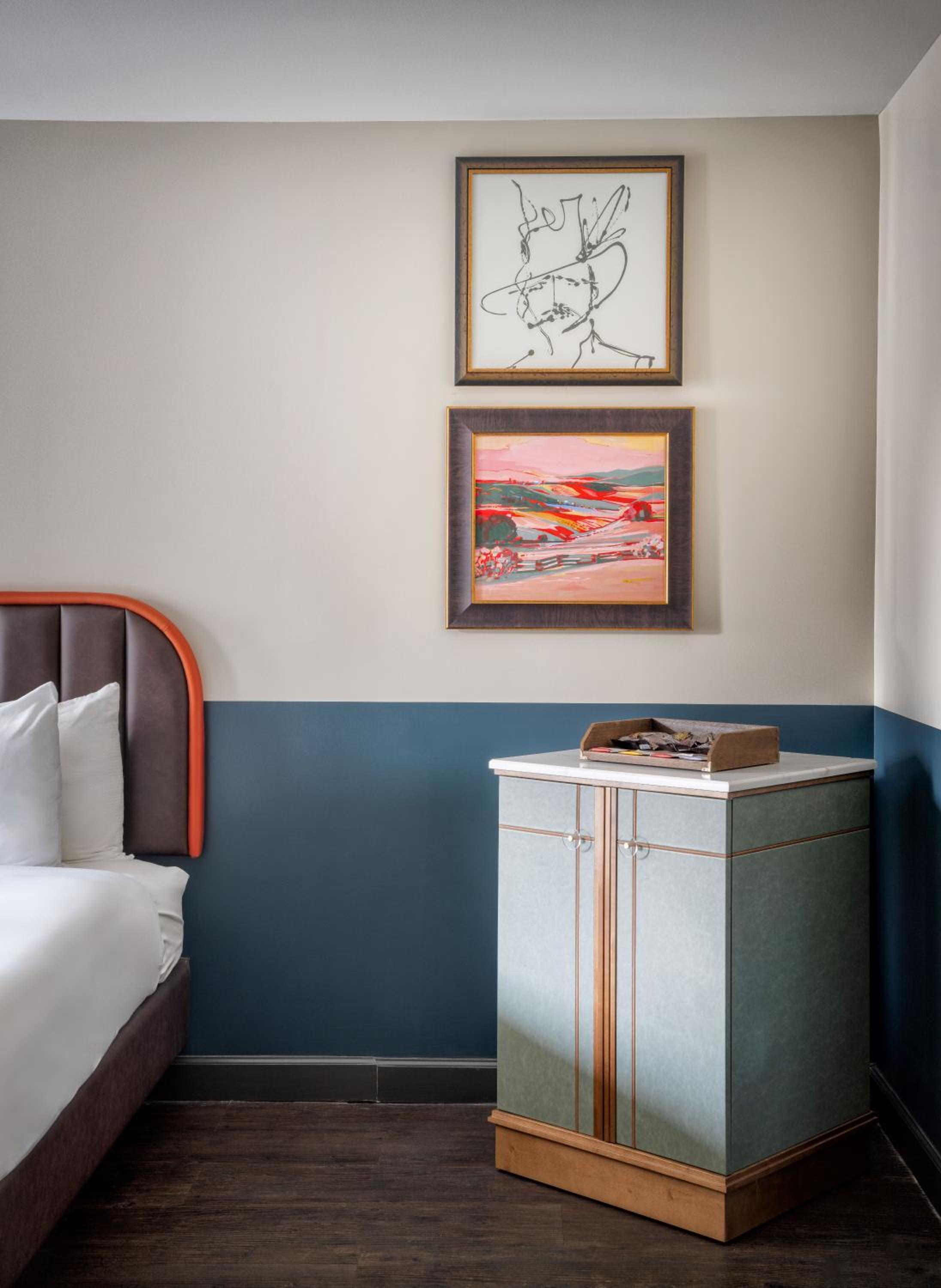 Premium Queen Room with Two Queen Beds and City View - High Floor - Photo 1