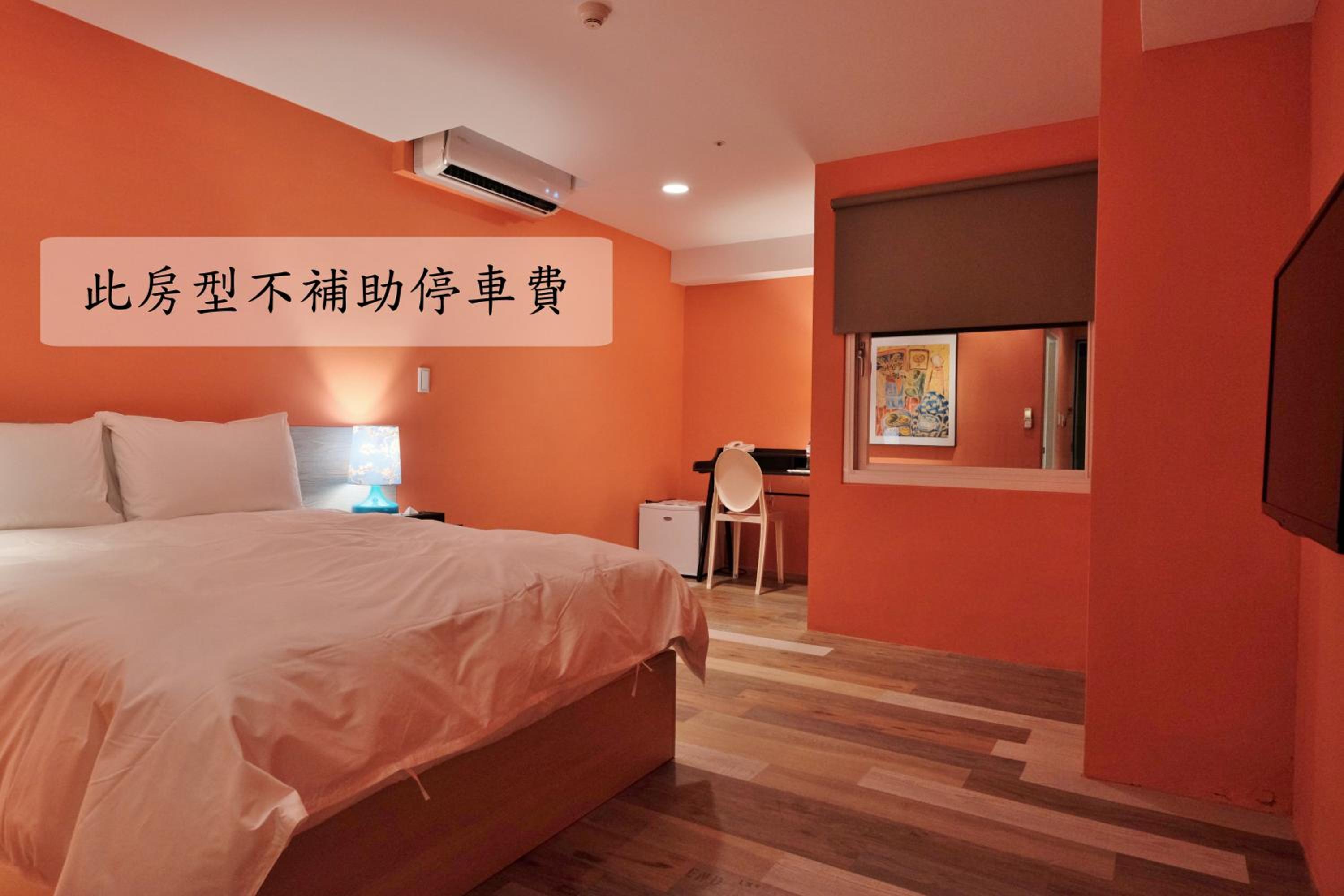 Single Room with Private Bathroom photo 1