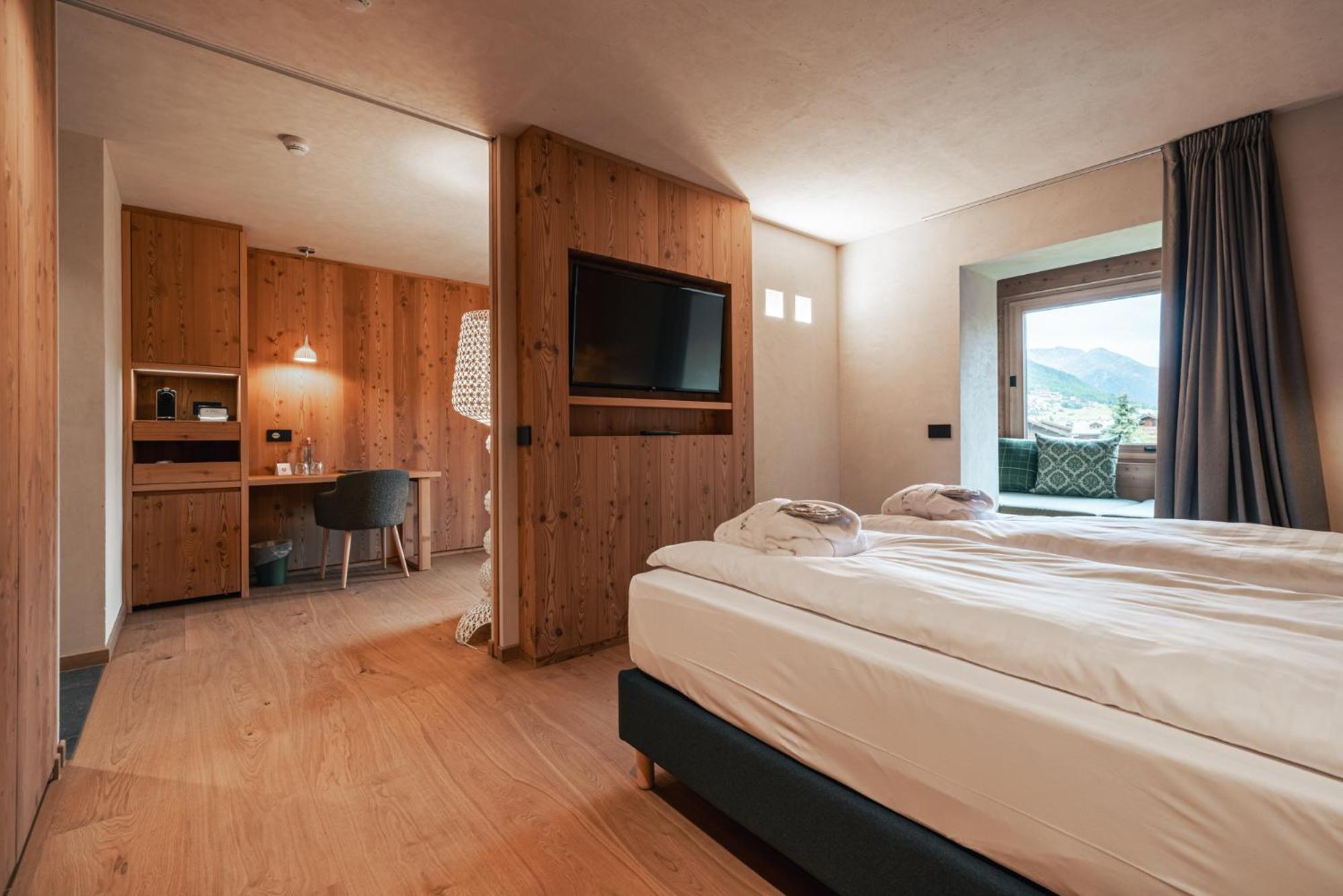 Suite with Balcony photo 2